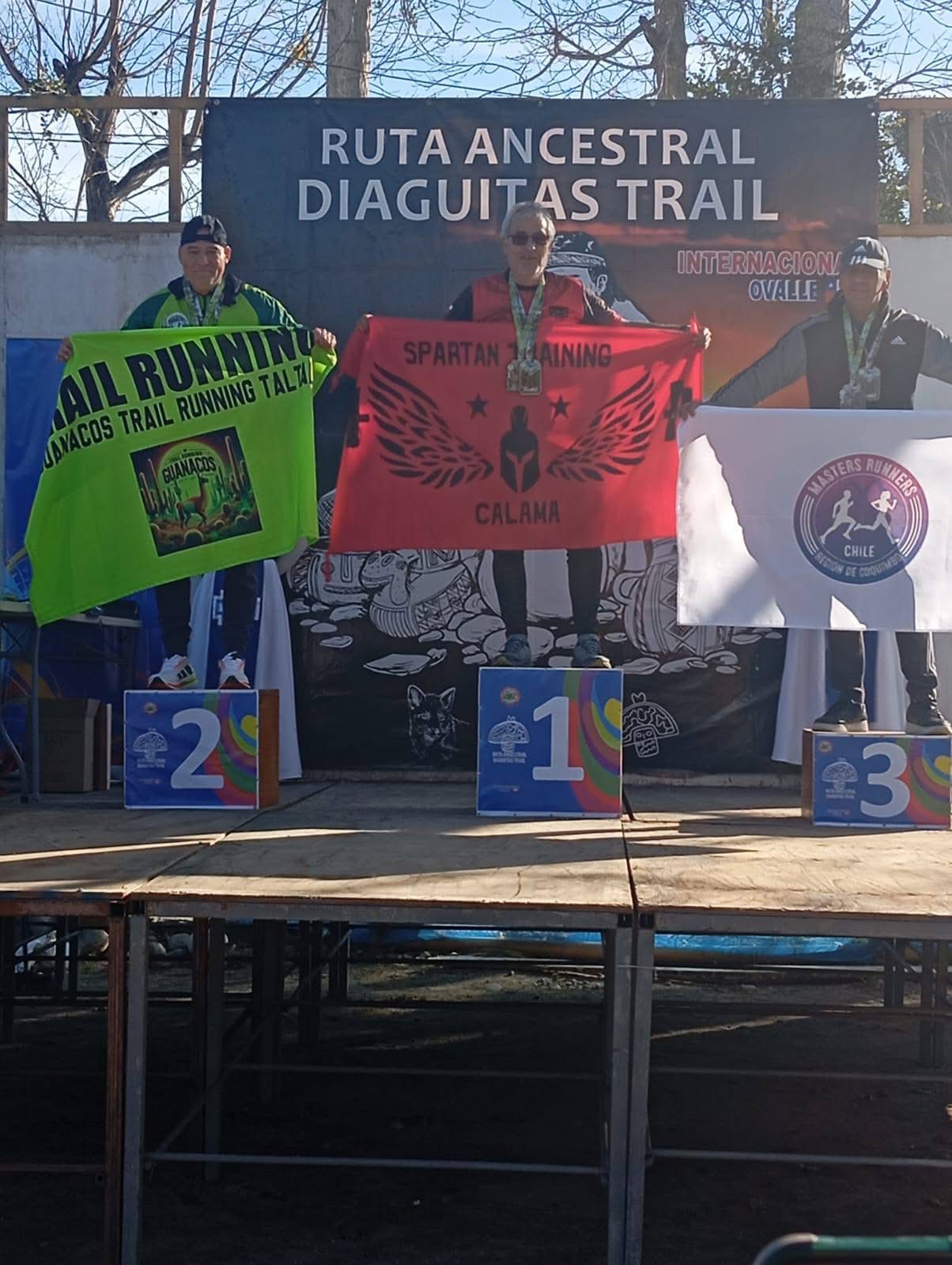 Representante del club Guanacos Trail Running taltal en el segundo lugar del podio.