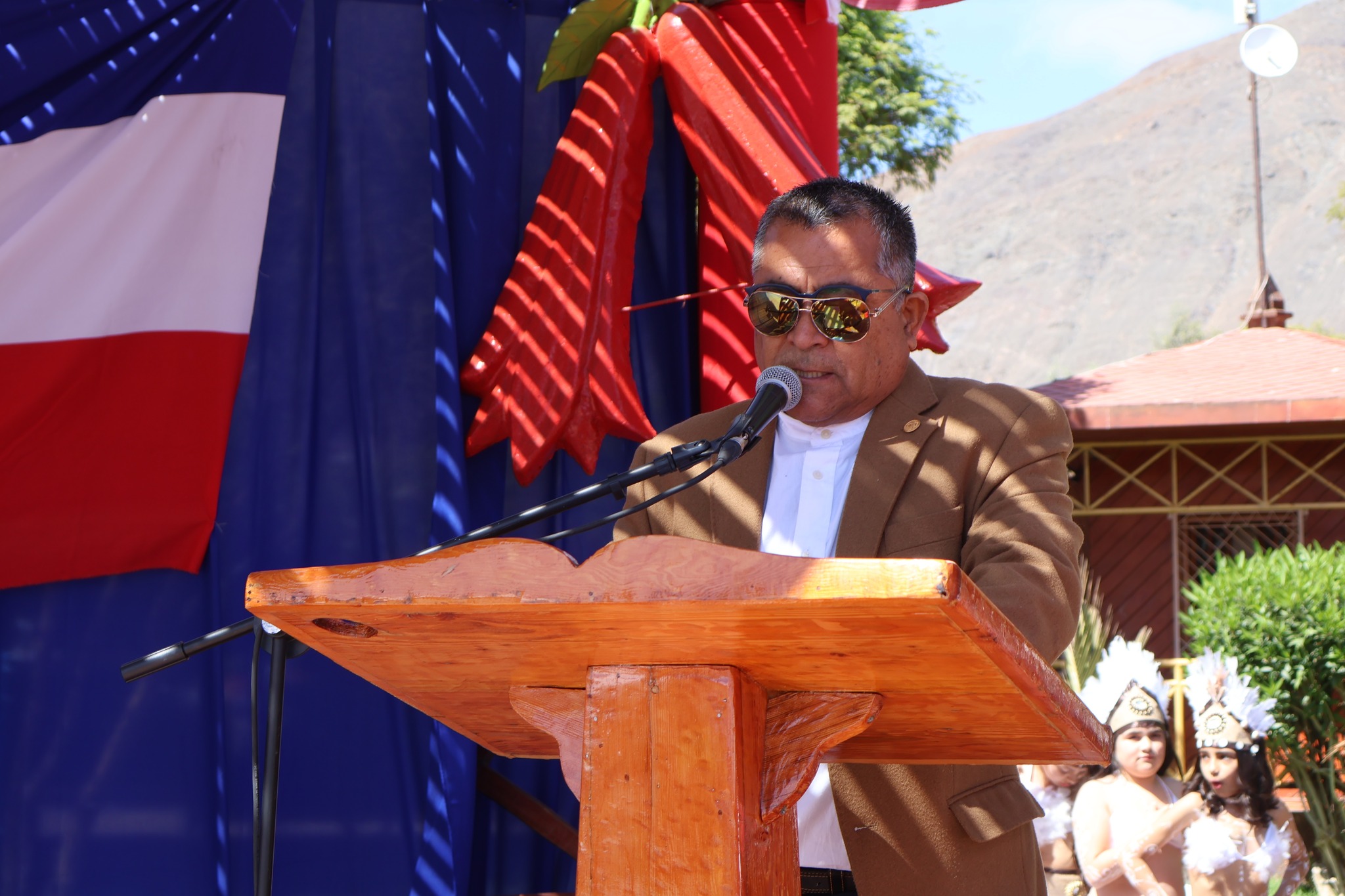 Maestro de ceremonias Mario Castillo en la Fonda Preventiva de Taltal