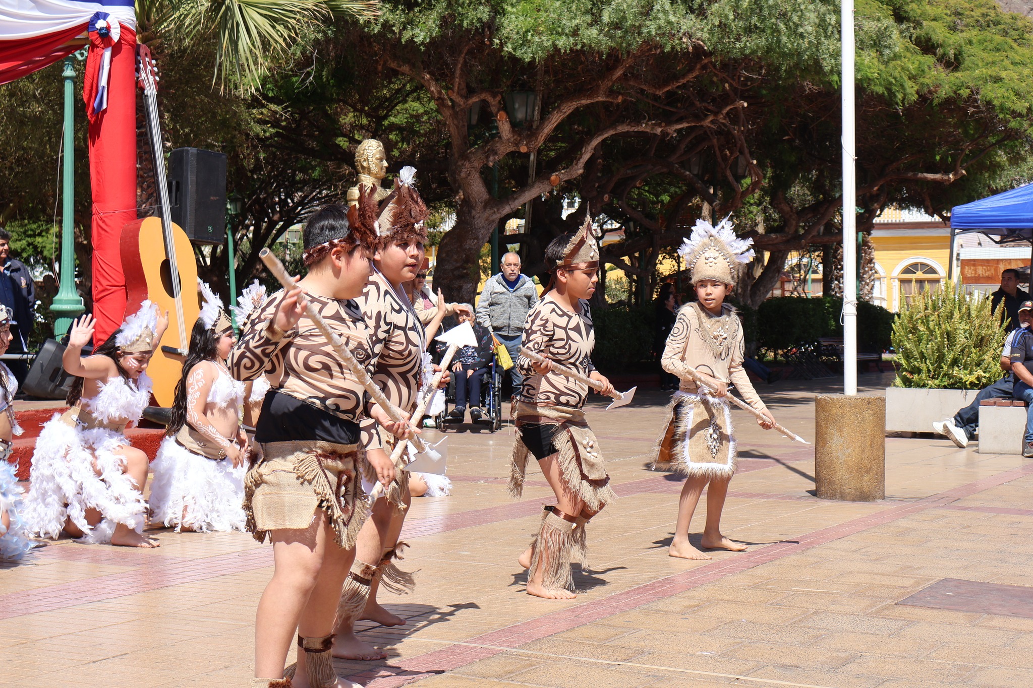 Estudiantes de Taltal realizan danza Rapa Nui como parte del programa cultural de la Fonda Preventiva.