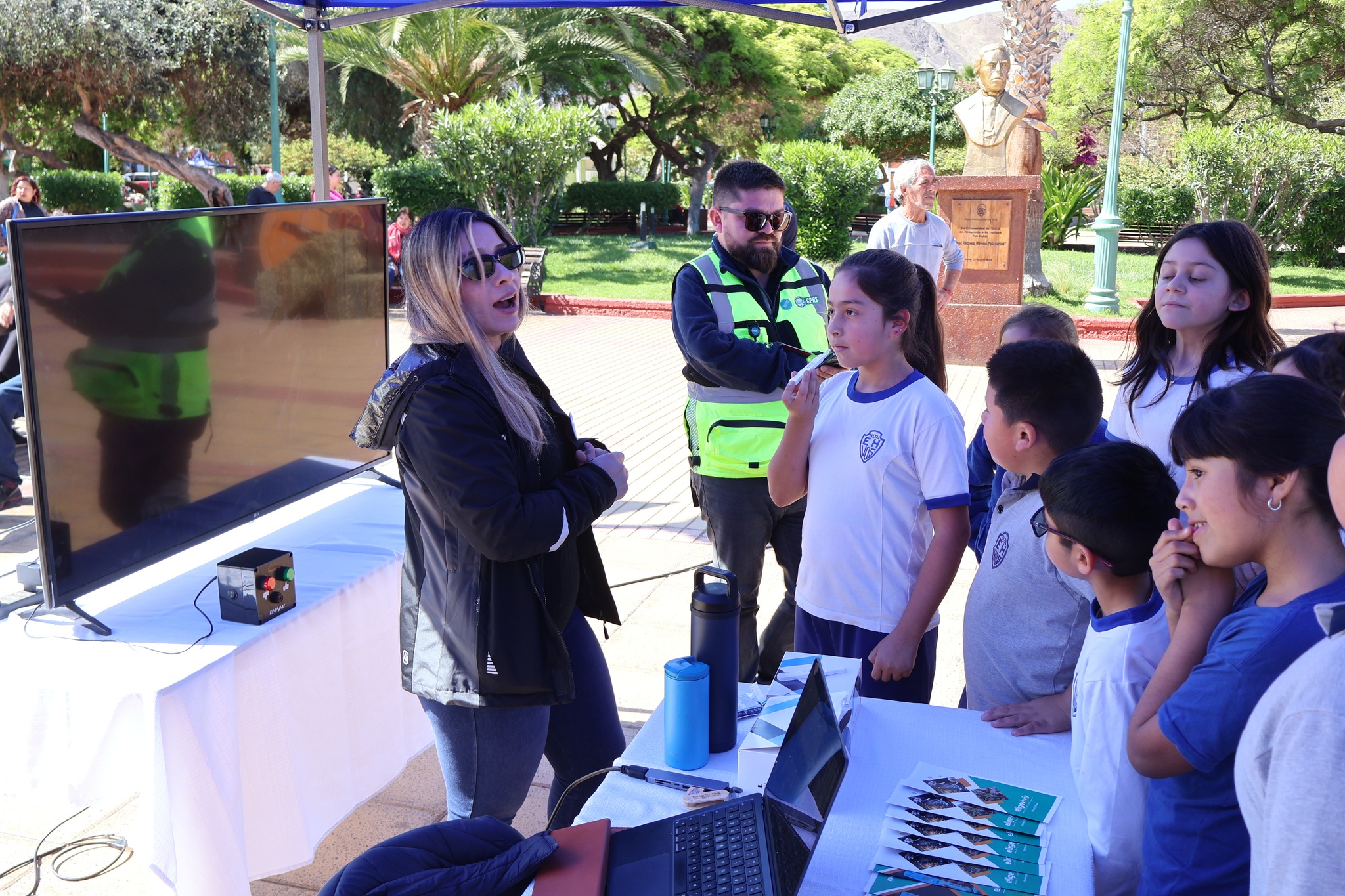 Charla preventiva a estudiantes en la Fonda Preventiva de Taltal"