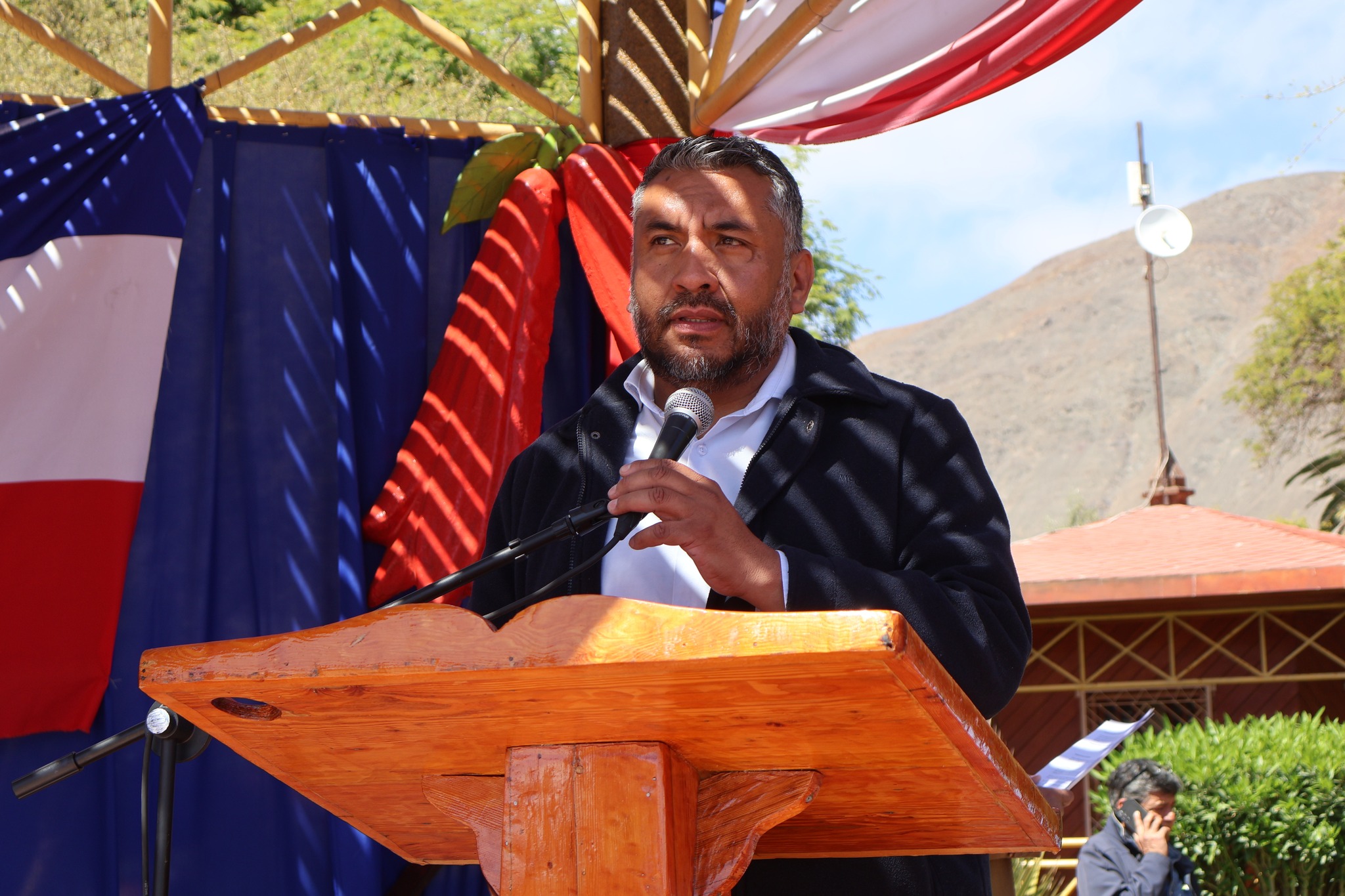 Director regional de SENDA, Néstor Maizares, entrega mensaje preventivo en Taltal