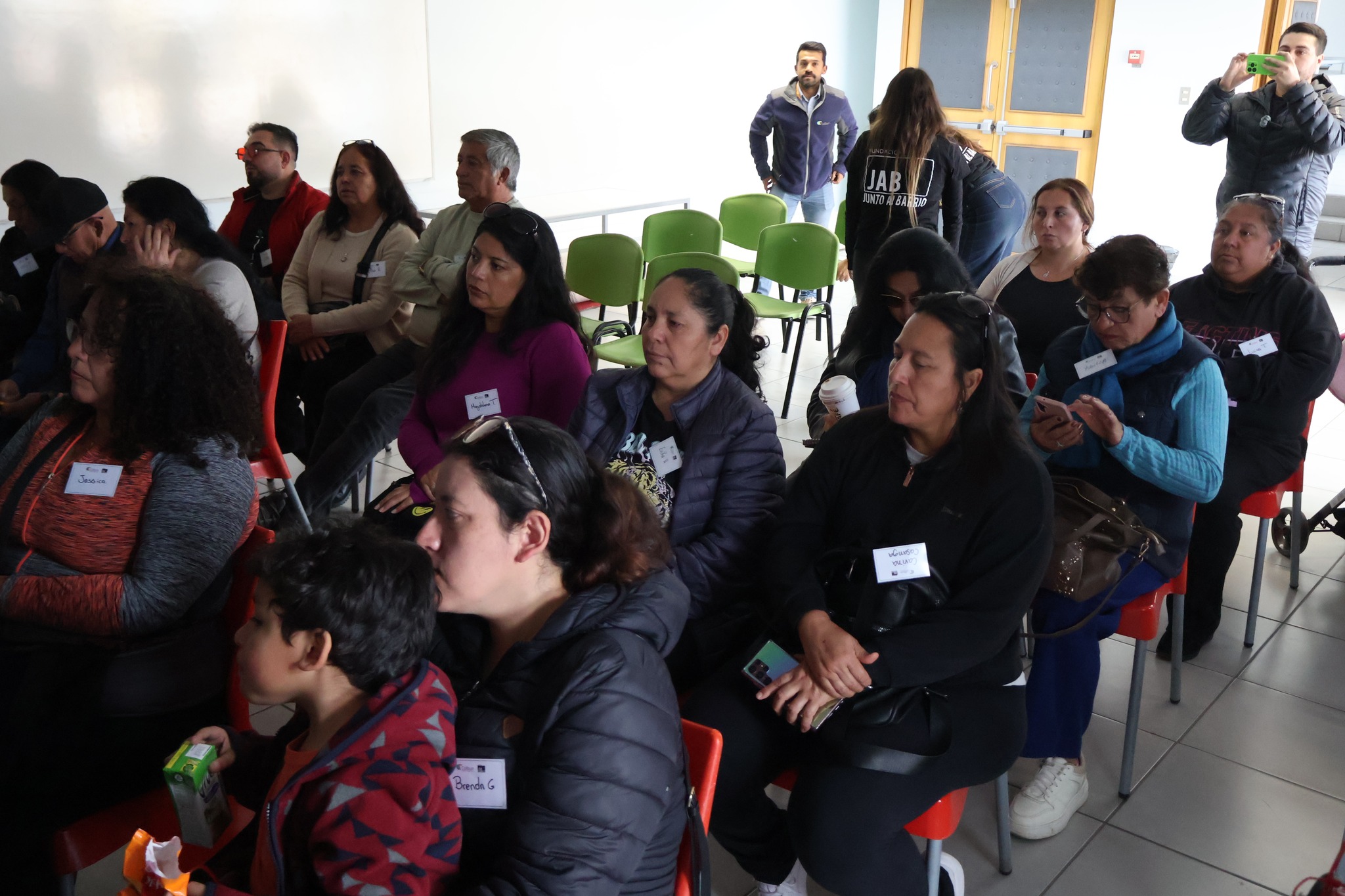 Imagen posterior del auditorio repleto durante el lanzamiento del fondo.