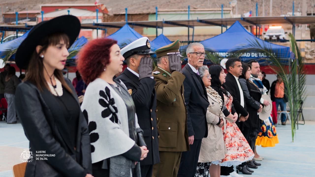 Alcalde, concejales y representantes locales disfrutando de la Fiesta de la Chilenidad en Paposo.