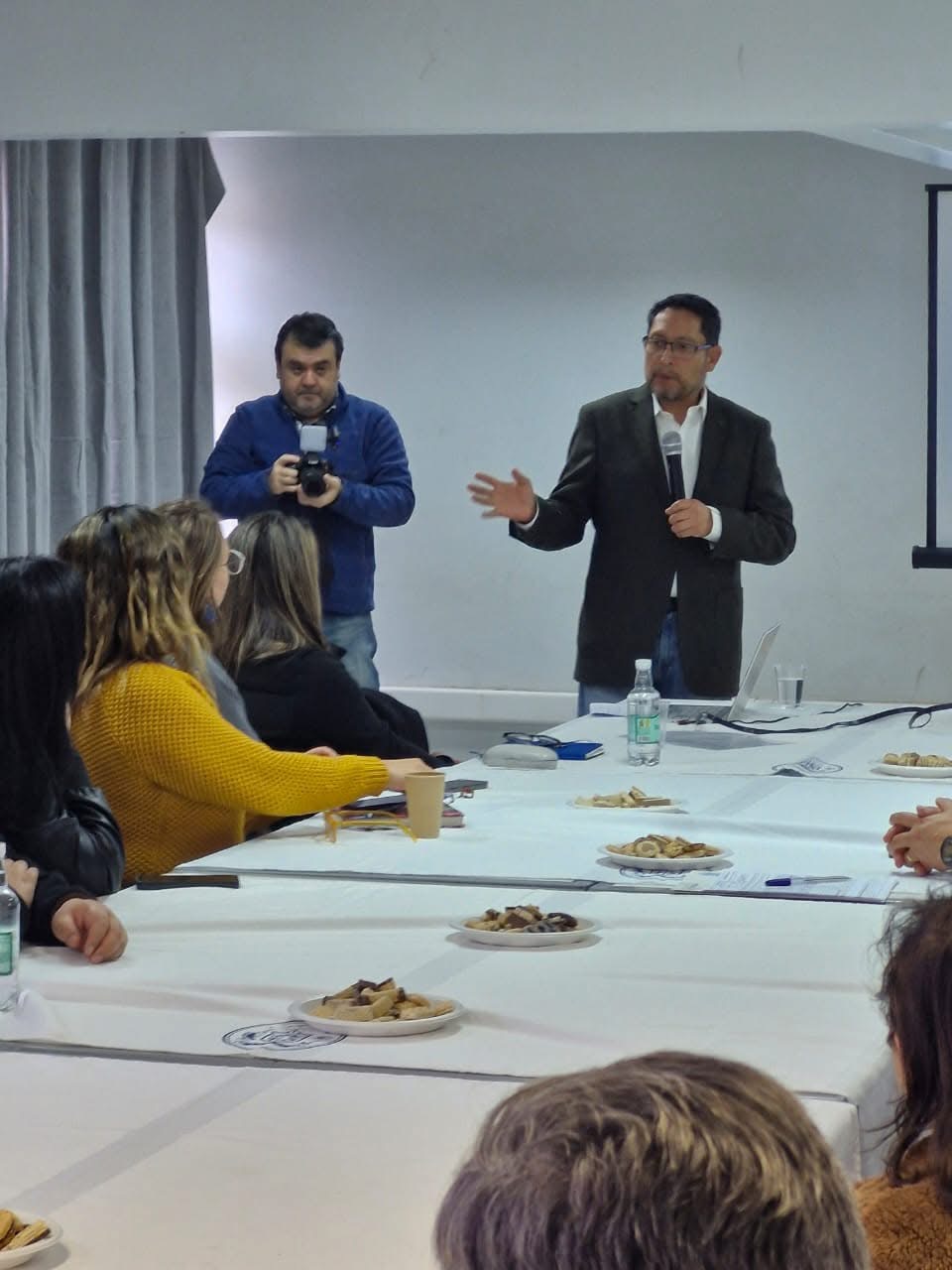 Exposición en la cuarta Mesa de Turismo de Taltal en el Centro Cultural