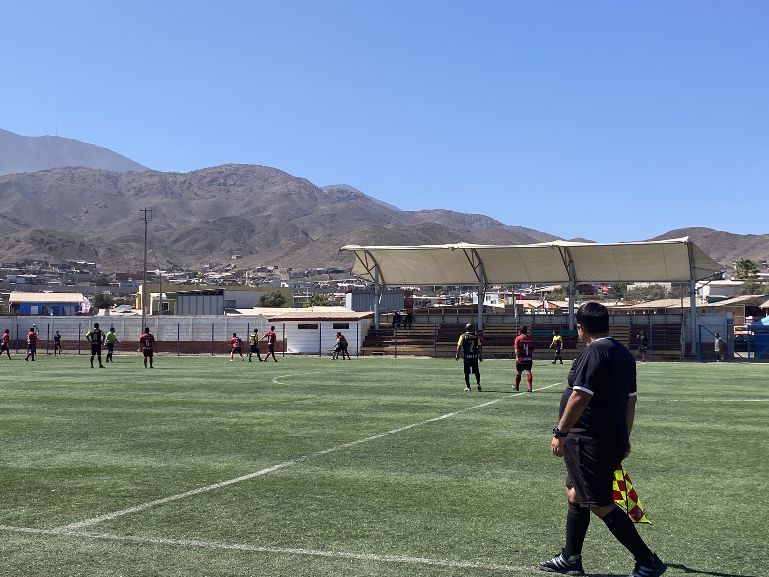 Humberto Díaz y Cecilia Roblero reciben su kit de competencia en el Ultra Paine 2025