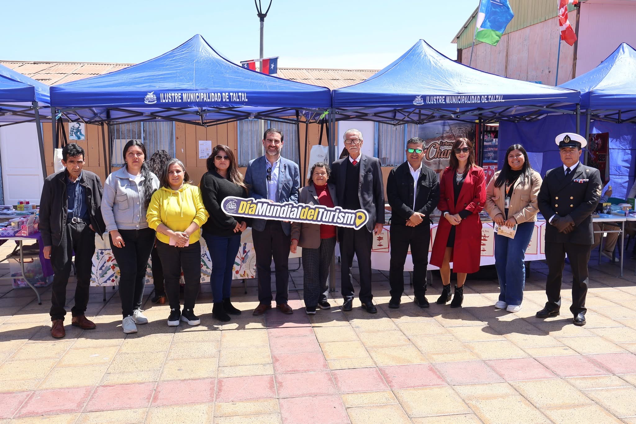 Emprendedores locales reconocidos en la feria del Día Mundial del Turismo en Taltal.