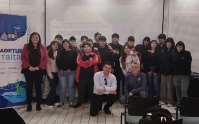 Taltal conmemora el Día Mundial del Turismo con charla sobre turismo sustentable para estudiantes