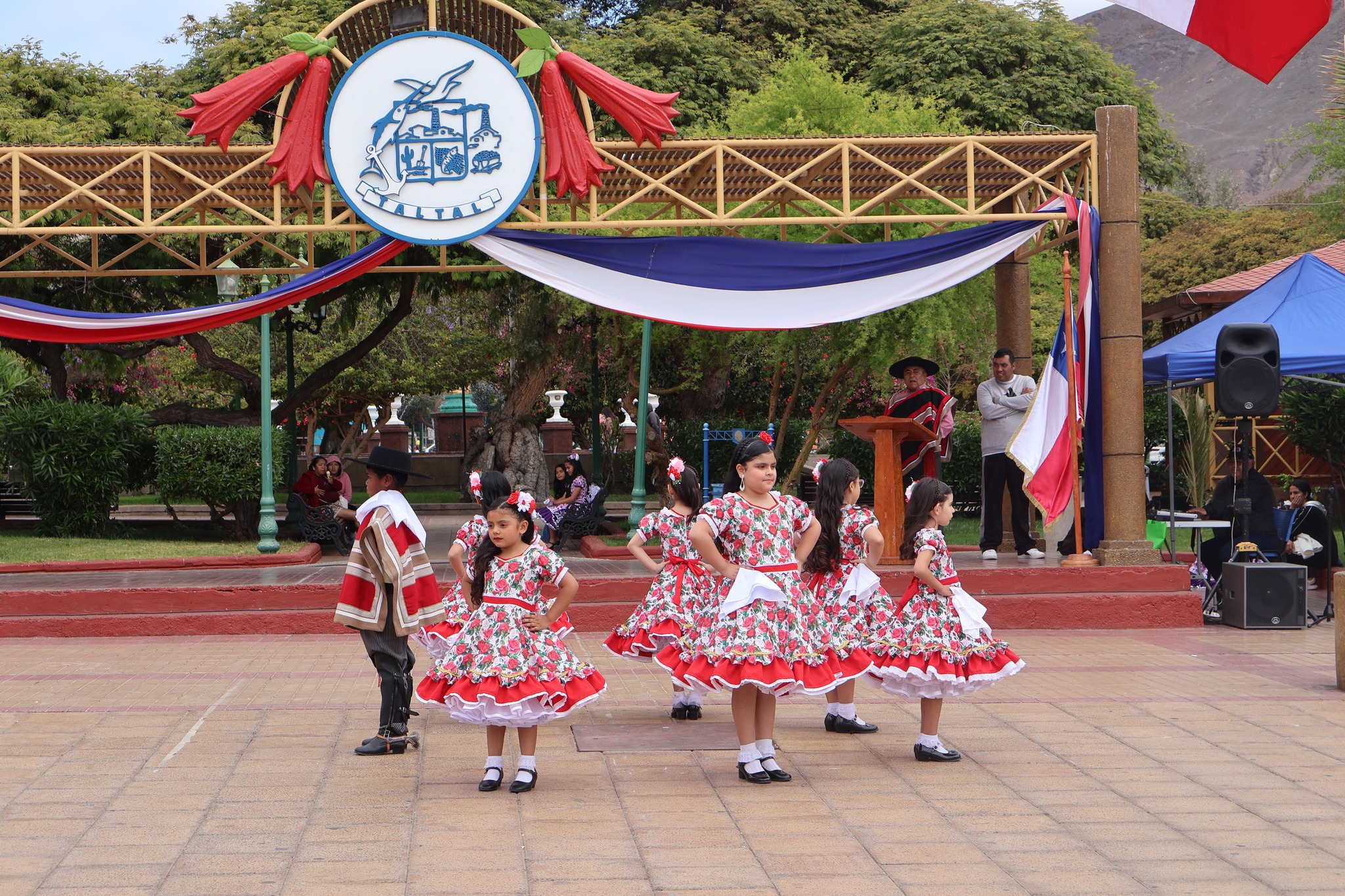 Participación de escuelas locales en el Masivo de Cueca Ciudadana 2025.