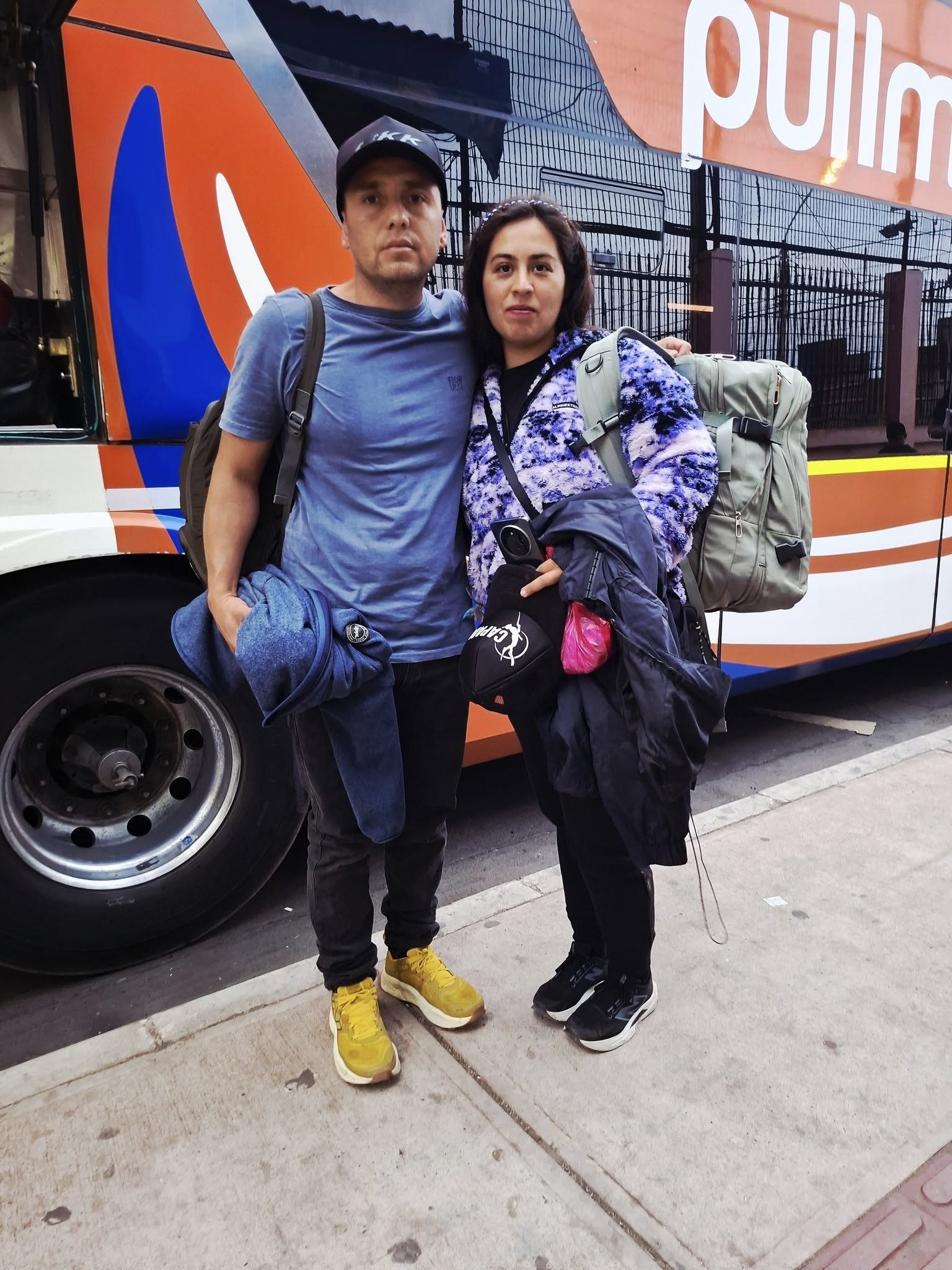 Los deportistas taltalinos Esteban Sierra Morales y Katherine Gómez Guerra, antes de emprender viaje rumbo a Brasil para representar a Chile en el Mundial de Pesca Submarina CMAS 2025.