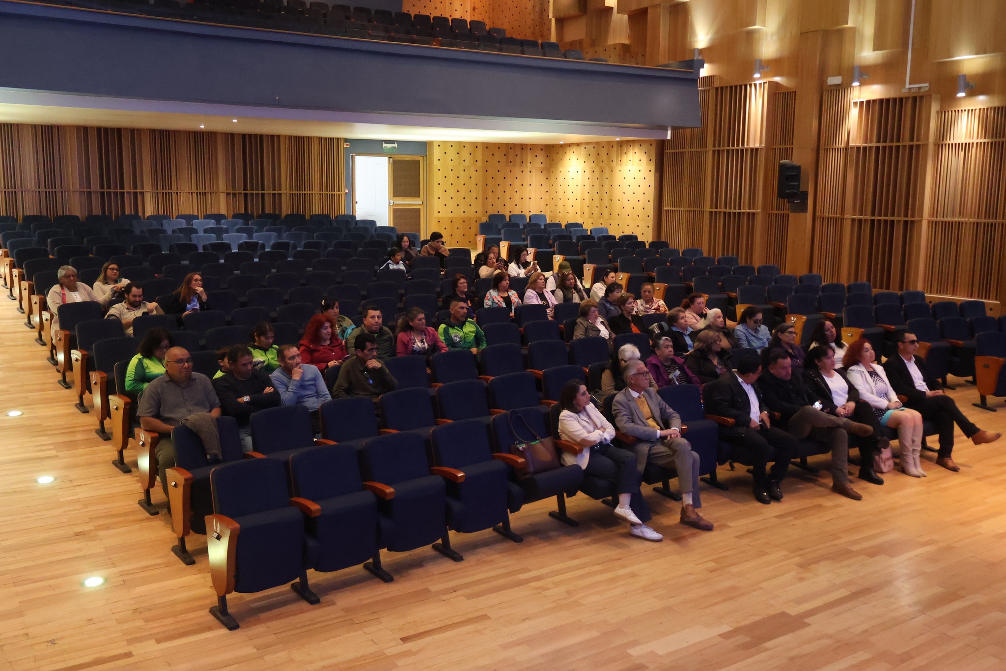 Representantes de organizaciones sociales de Taltal durante la ceremonia de subvenciones.