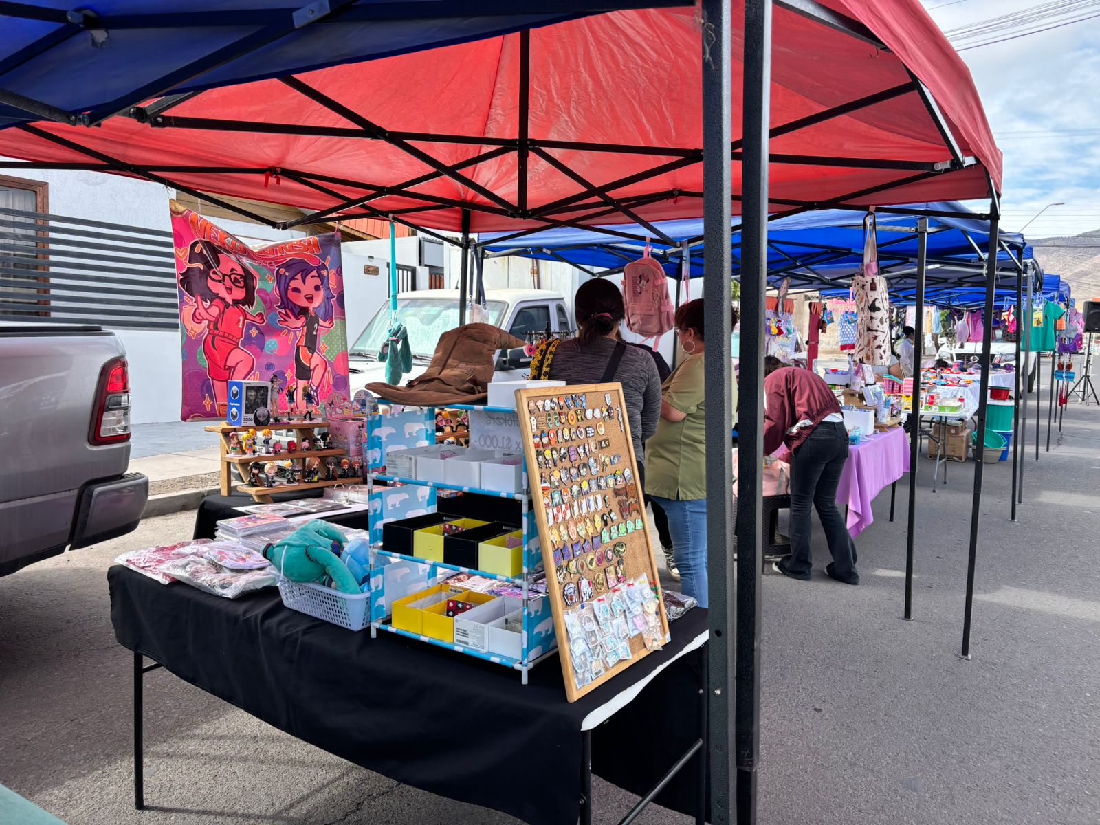 emprendimiento-femeninos-feria-poblacion-vigil.jpg Autoridades de ENAMI, Gobierno Regional y Municipalidad de Taltal durante la aprobación del convenio que permitirá el traslado de la planta José Antonio Moreno al sector Las Breas.