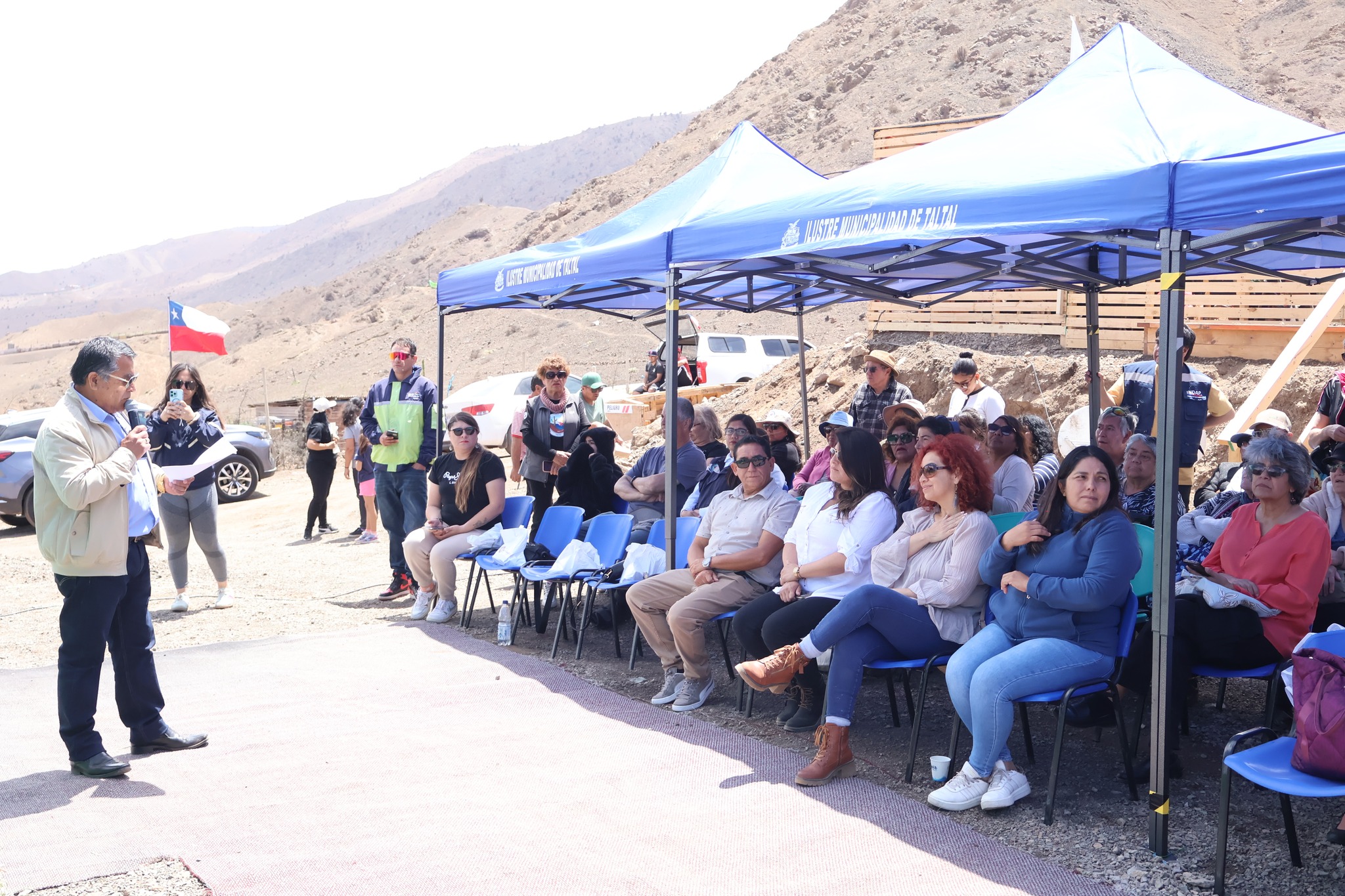 Animador Mario Castillo destaca el trabajo comunitario durante el acto inaugural en Los Loros.