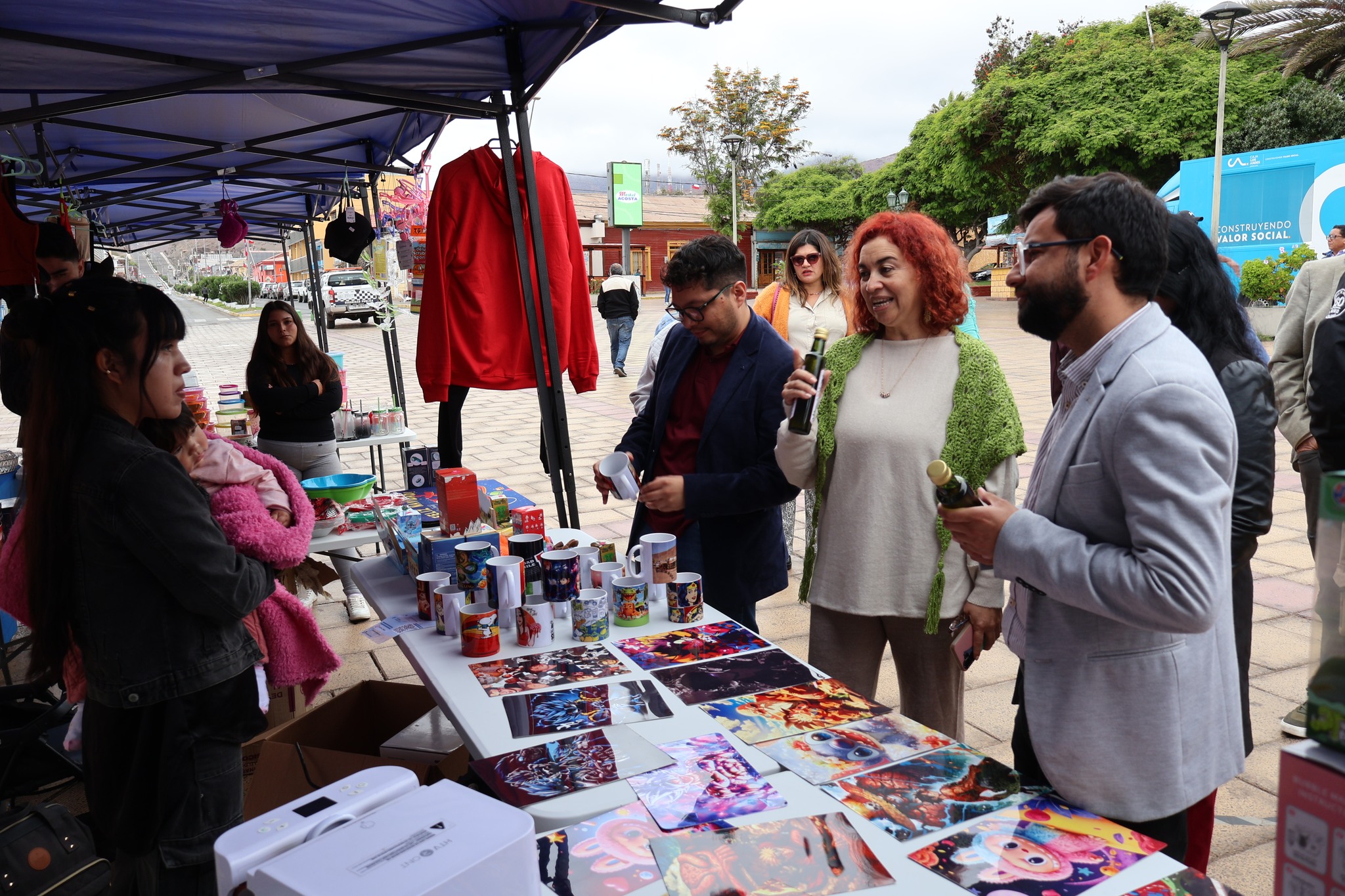 Público y emprendedores de Taltal participan activamente en la Feria de las MiPymes y Cooperativas 2025 en la Plaza Prat.
