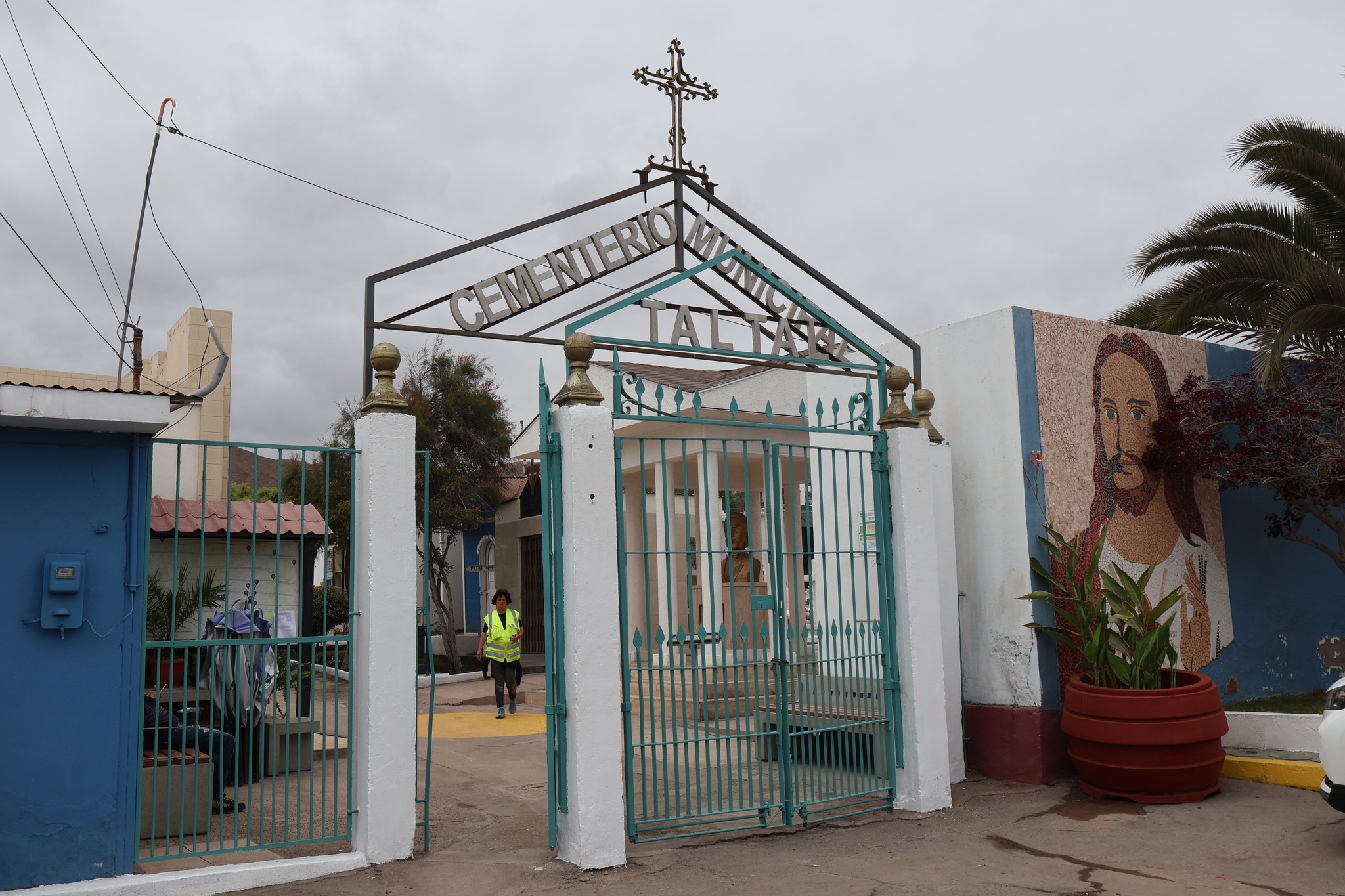 Autoridades de ENAMI, Gobierno Regional y Municipalidad de Taltal durante la aprobación del convenio que permitirá el traslado de la planta José Antonio Moreno al sector Las Breas.