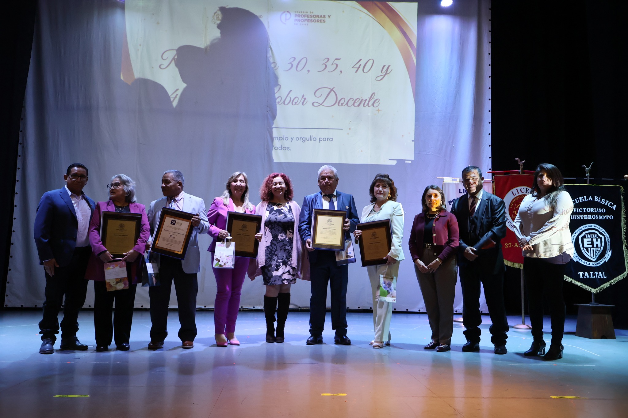 571222471_1235151825312226_4538982418493260765_n Autoridades de ENAMI, Gobierno Regional y Municipalidad de Taltal durante la aprobación del convenio que permitirá el traslado de la planta José Antonio Moreno al sector Las Breas.