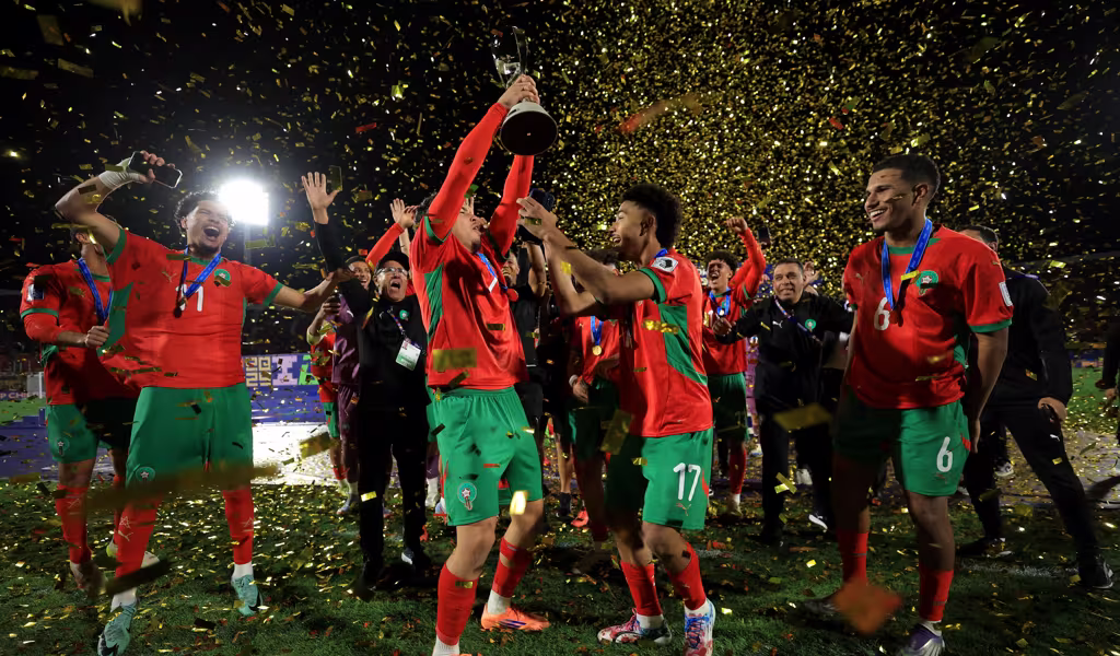 Lucas Assadi a punto de marcar su gol con la camiseta de Universidad de Chile en la victoria 2–1 sobre Alianza Lima por la Copa Sudamericana 2025 en Coquimbo.