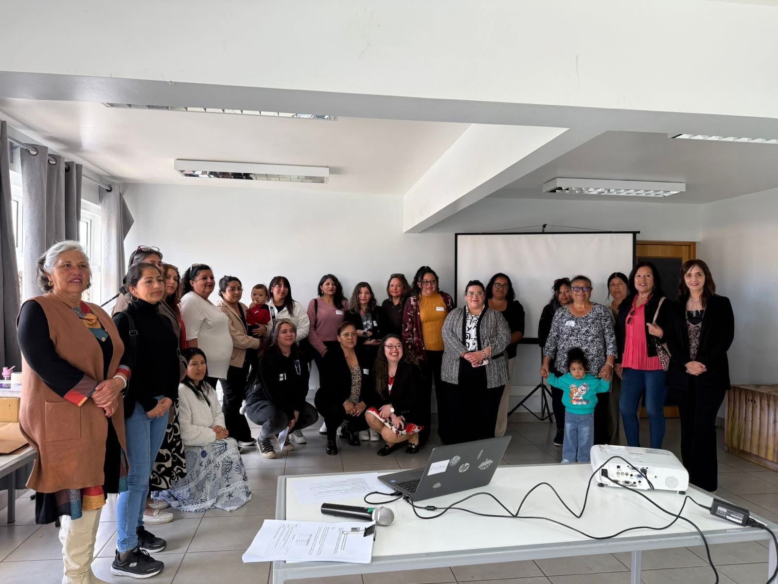 Charla preventiva por Fiestas Patrias en la Biblioteca Municipal de Taltal con Senda y Carabineros