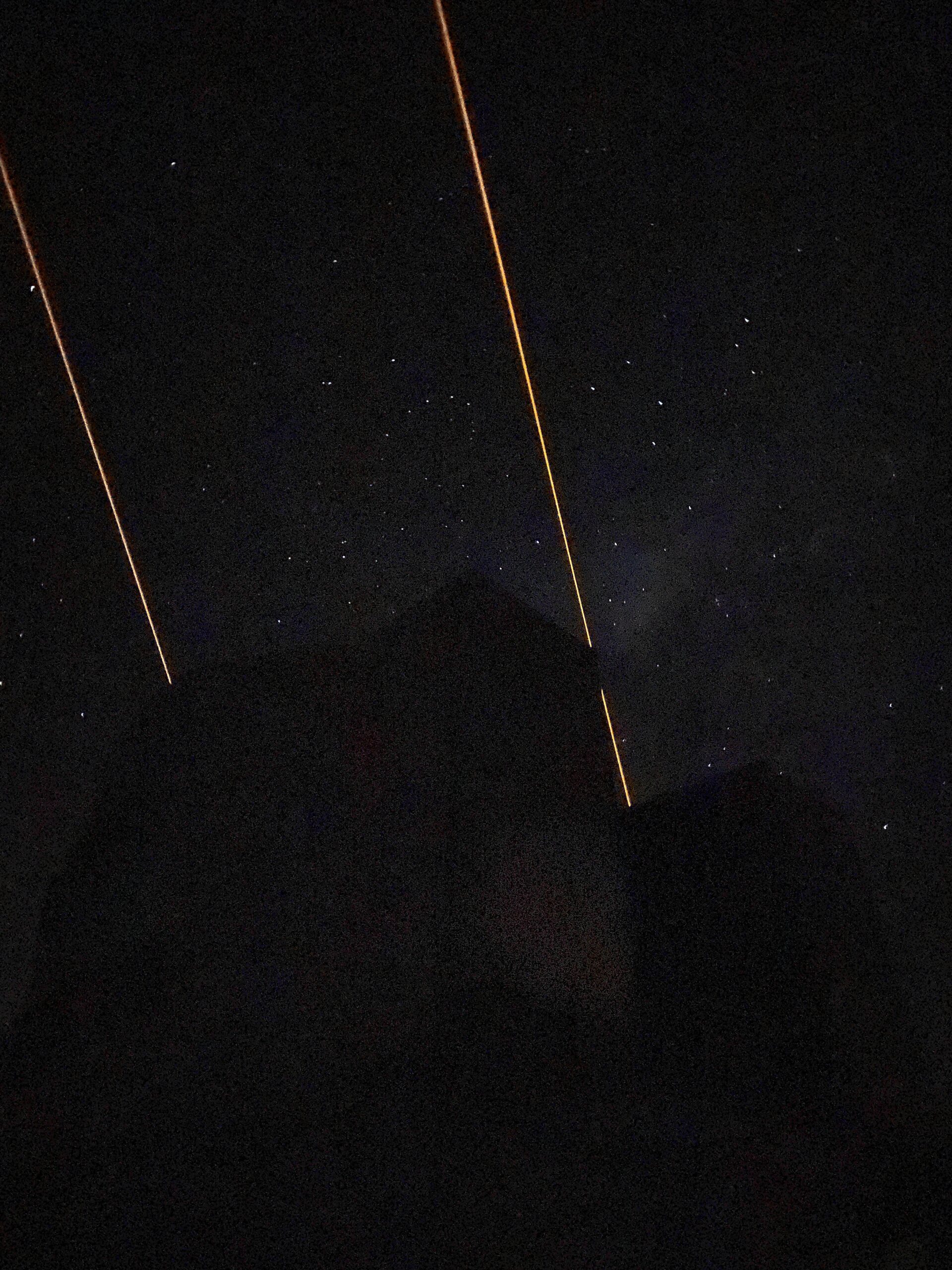 lasers-observatorio-paranal-oscuridad-cielo-noche.jpg