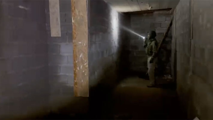 Autoridades del Servicio de Salud Antofagasta inspeccionan una de las nuevas ambulancias Mercedes-Benz Sprinter equipadas con tecnología de emergencia avanzada.