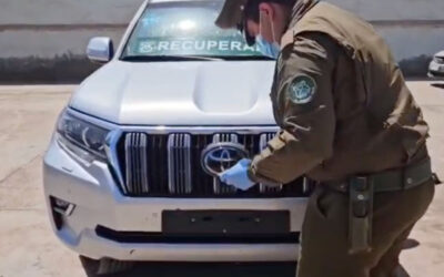 Carabineros de Taltal recupera camioneta robada en la Ruta B-710: dos detenidos