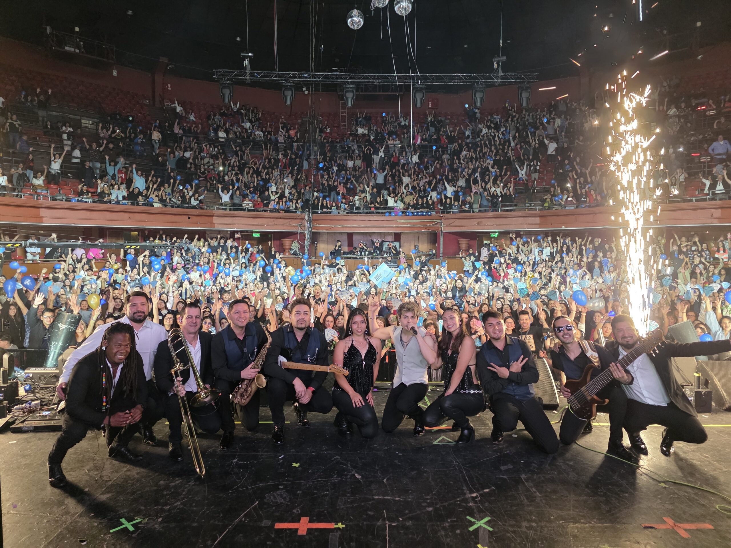 Bray On repleta el Teatro Caupolicán con el lanzamiento de su EP Diamante. Fotografía: Guido Rojas. Pulso Comunal Taltal. Todos los Derechos Reservados.