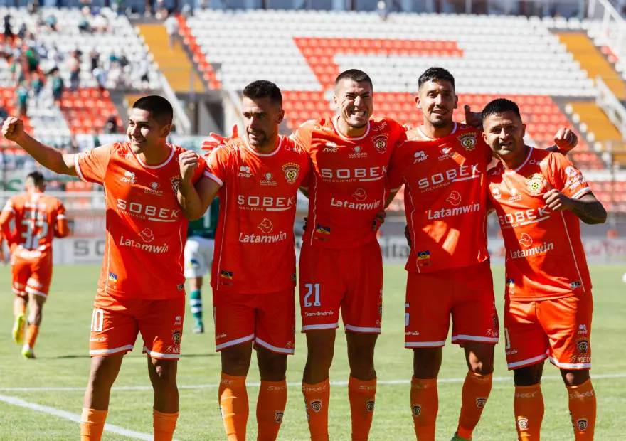 ¡TAPIA DEFIENDE COMO UN LEÓN! Cobreloa Vence a Curicó Unido (2-0) y espera en semifinales de la liguilla