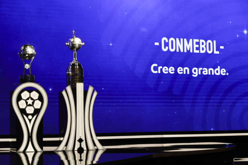 Afiche oficial de la Supercopa 2025: Colo Colo vs Universidad de Chile, domingo 14 de septiembre en el Estadio Santa Laura.