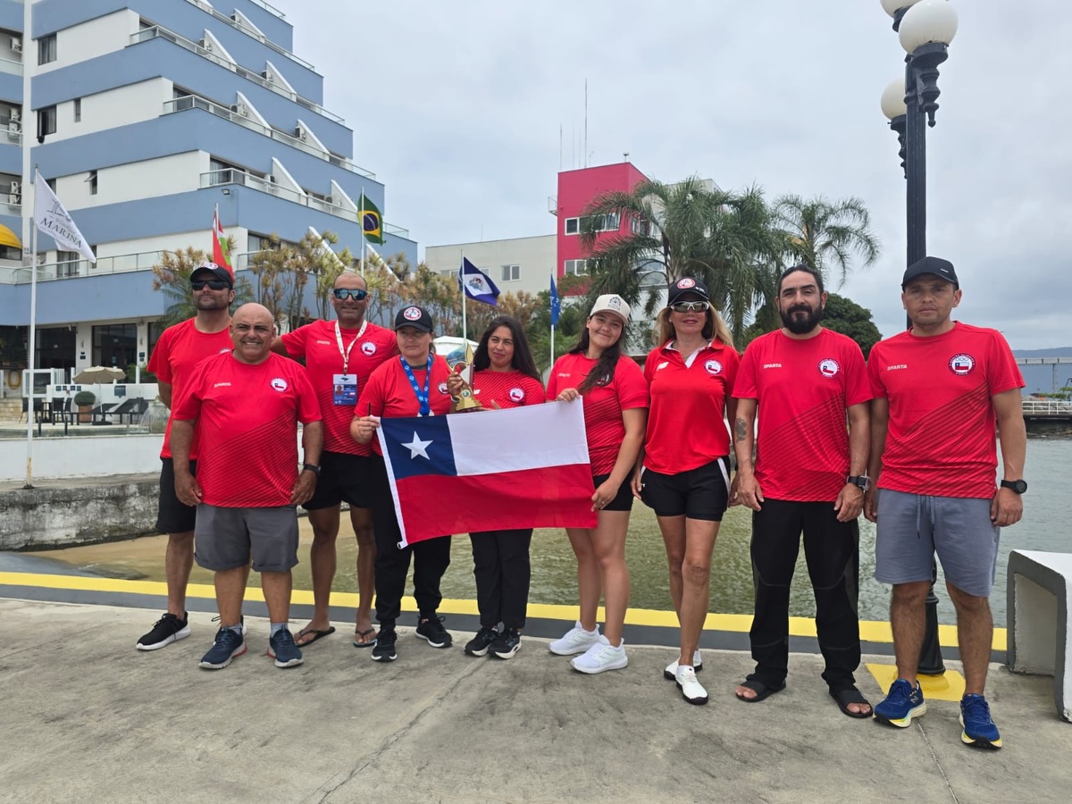Deportistas taltalinos Esteban Sierra y Katherine Gómez representando a Chile en el Mundial CMAS de Pesca Submarina 2025 en Brasil.