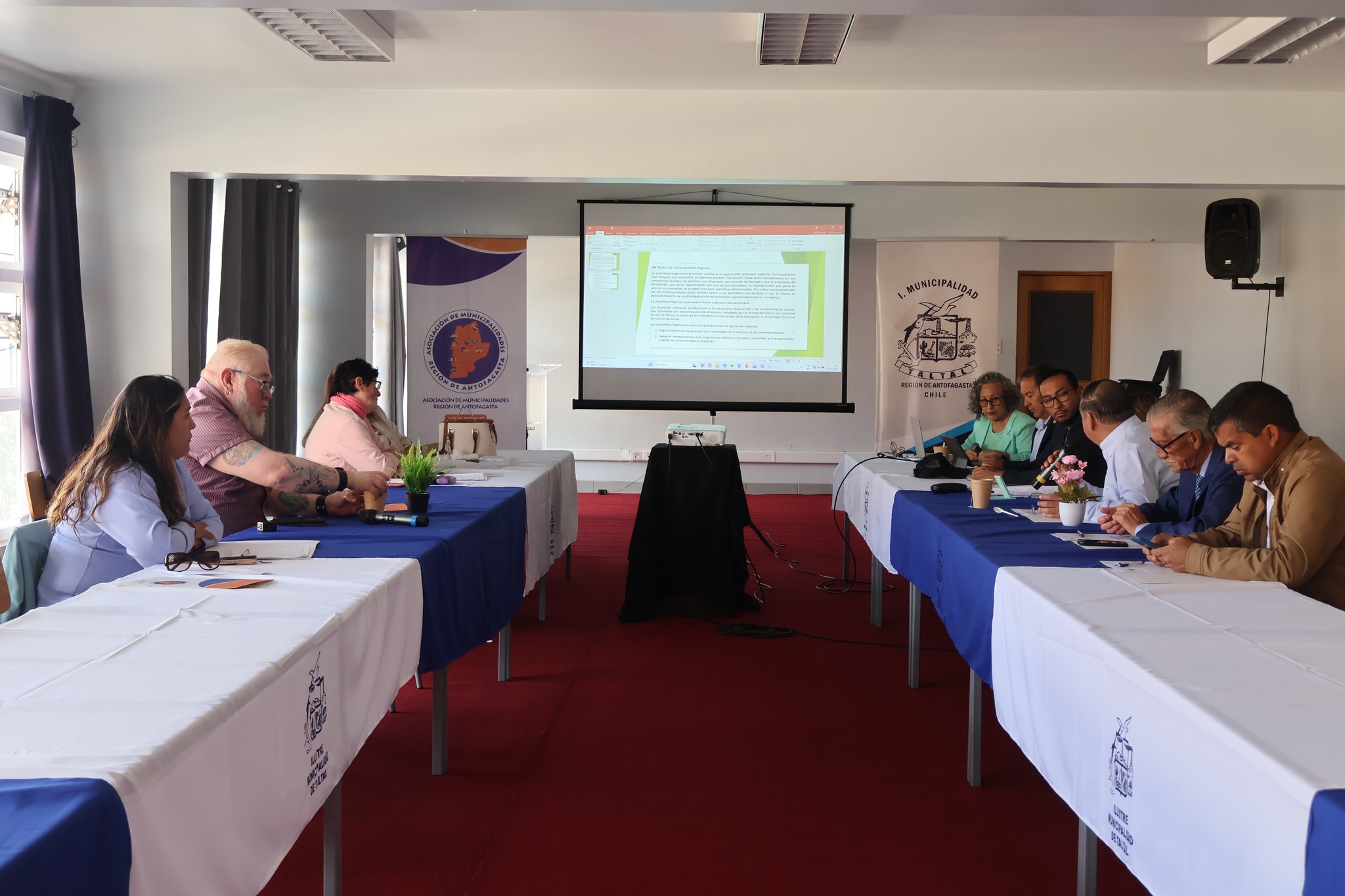 Sesión plenaria de la Asociación de Municipalidades de la Región de Antofagasta en el Centro Cultural de Taltal.