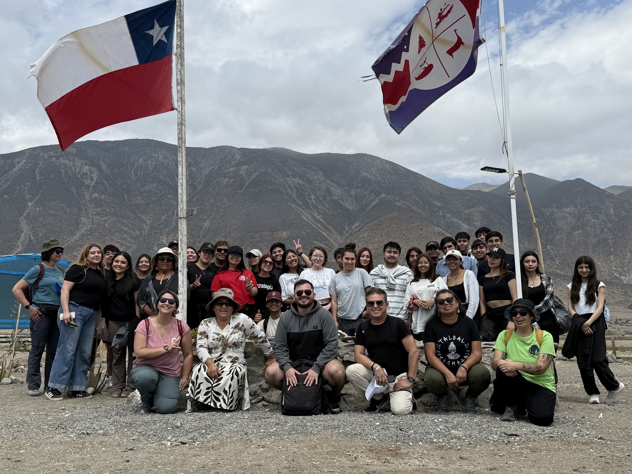 Foto grupal de participantes en el cierre de la Segunda Jornada Regional de Medicina Ancestral Changa.