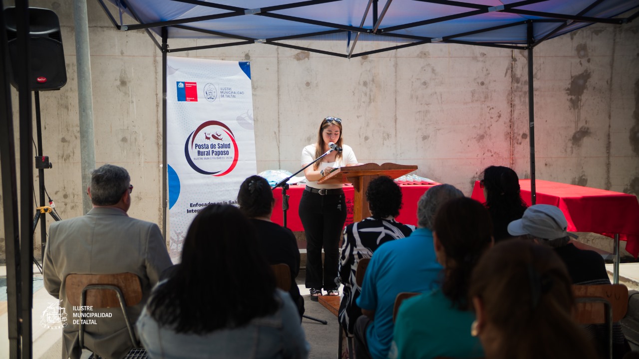 Integrante del equipo realiza intervención en ceremonia de cierre del programa “Sabios y Sanos” en Paposo.