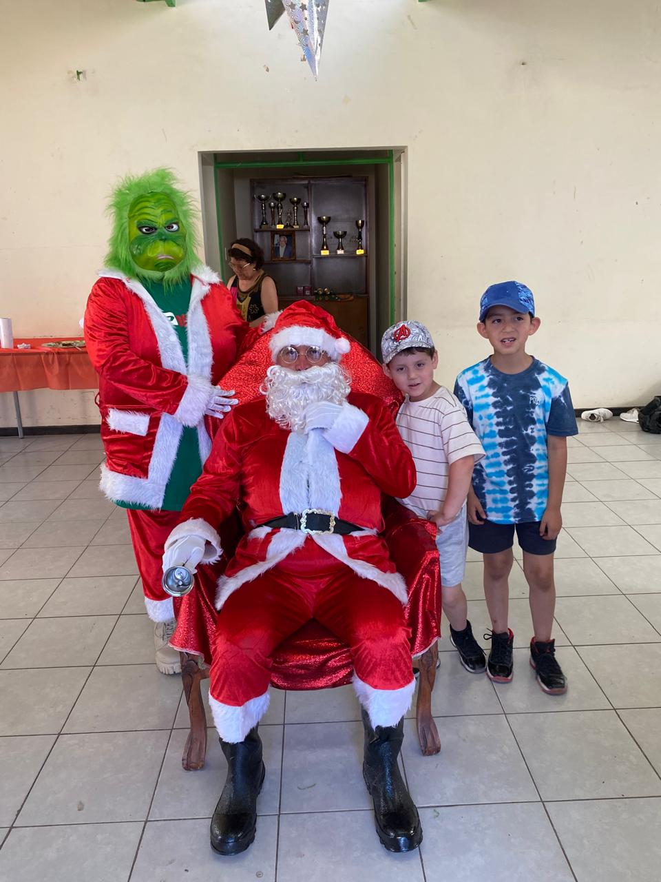 Sede vecinal Eduardo Vigil recuperada durante actividad navideña comunitaria en Taltal