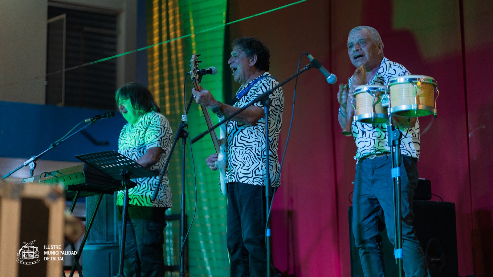 Músico local participa del show artístico de Año Nuevo 2026 realizado en la Plaza de Armas de Taltal