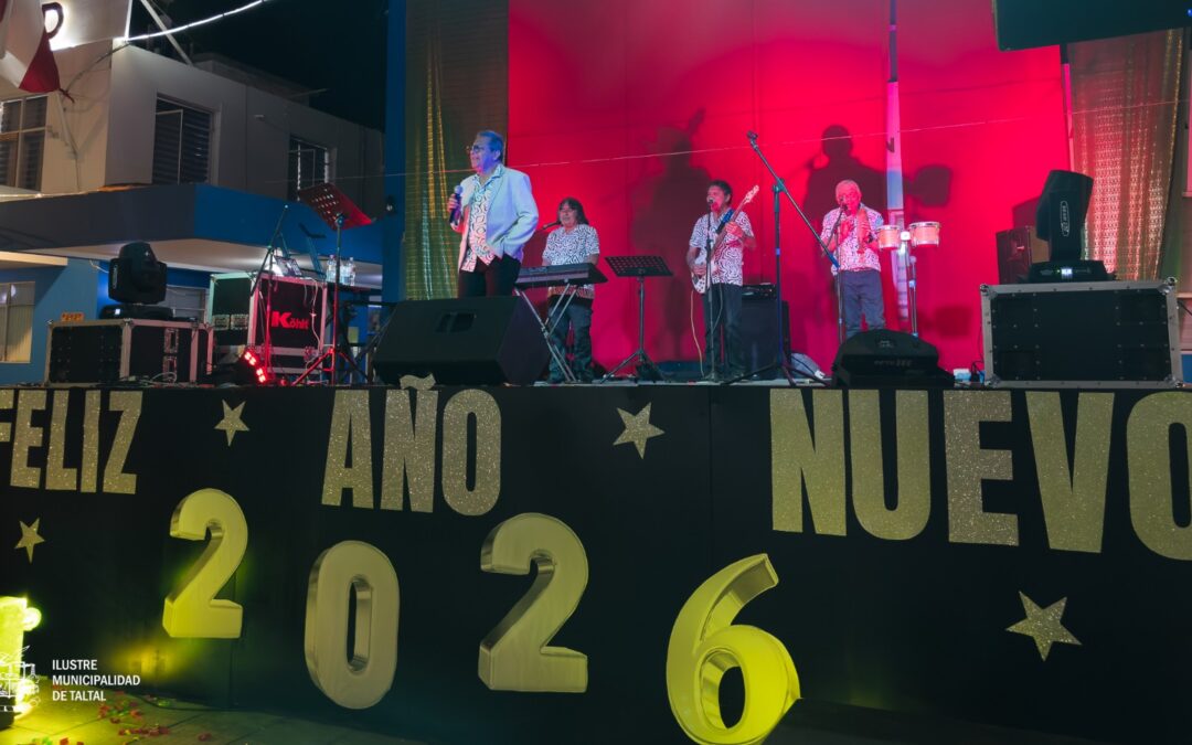 Taltal dio la bienvenida al 2026 con música, baile y celebración comunitaria en la Plaza de Armas