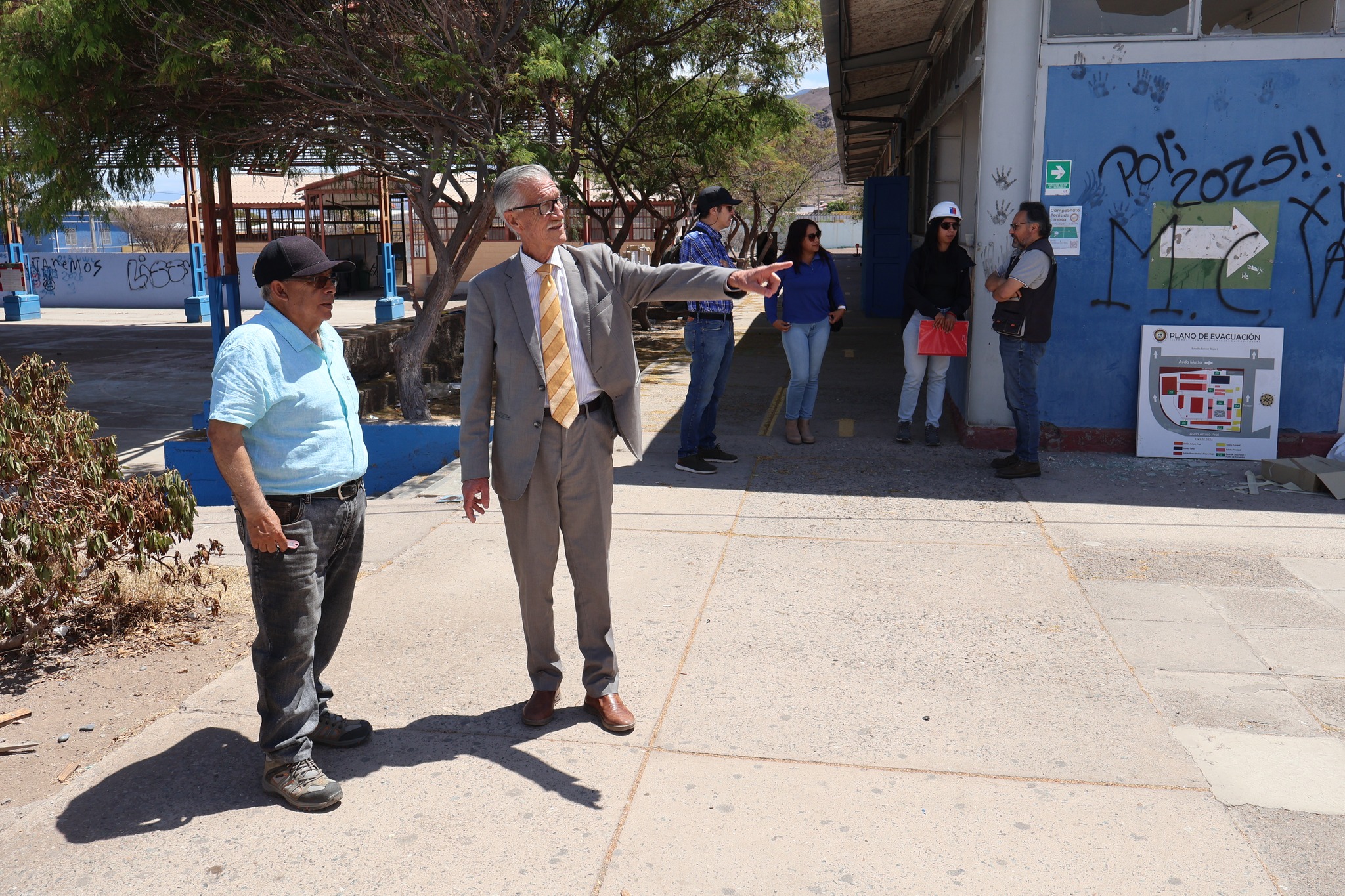 Revisión de accesos y perímetro del terreno destinado al nuevo Liceo Politécnico C-20 de Taltal.