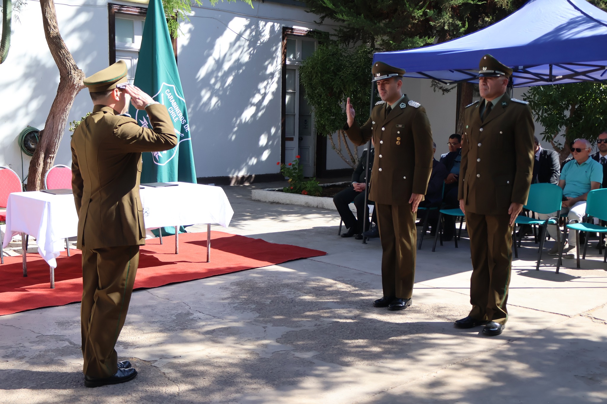 Ceremonia oficial de entrega de la Primera Comisaría de Carabineros de Taltal con autoridades presentes.