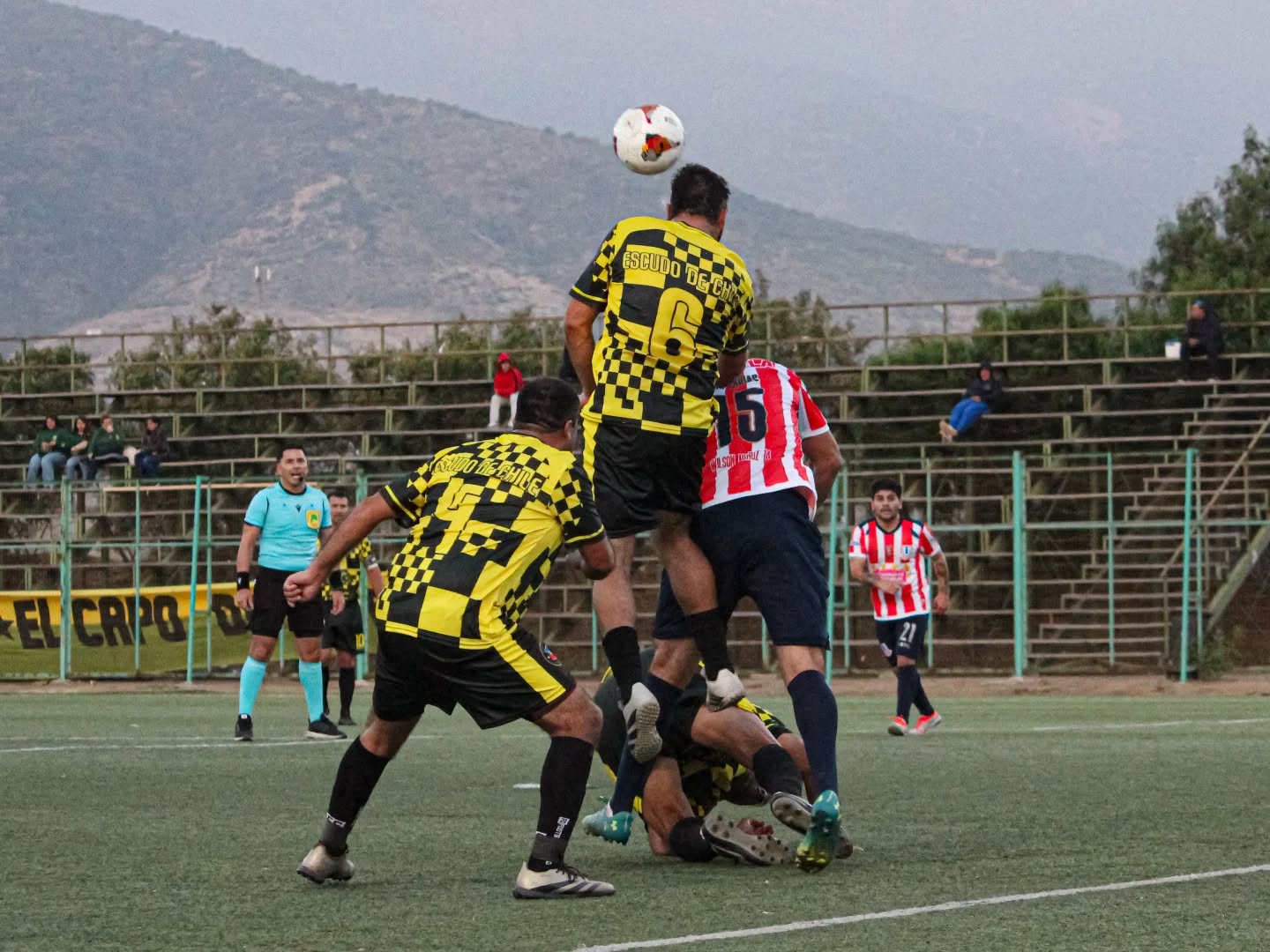 Accion de juego entre Escudo de Chile de Taltal y Union Placilla Matadero en La Ligua.