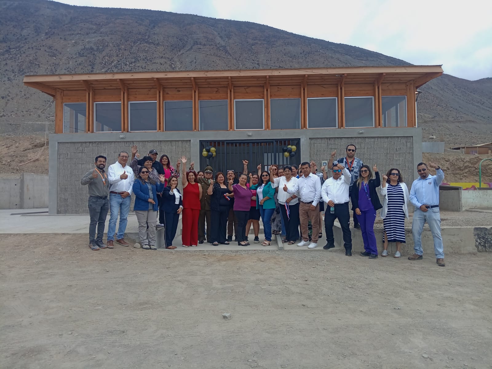 Entrega oficial de la Sede Vecinal N°4 Juan José Latorre de Paposo junto a autoridades municipales y comunidad local