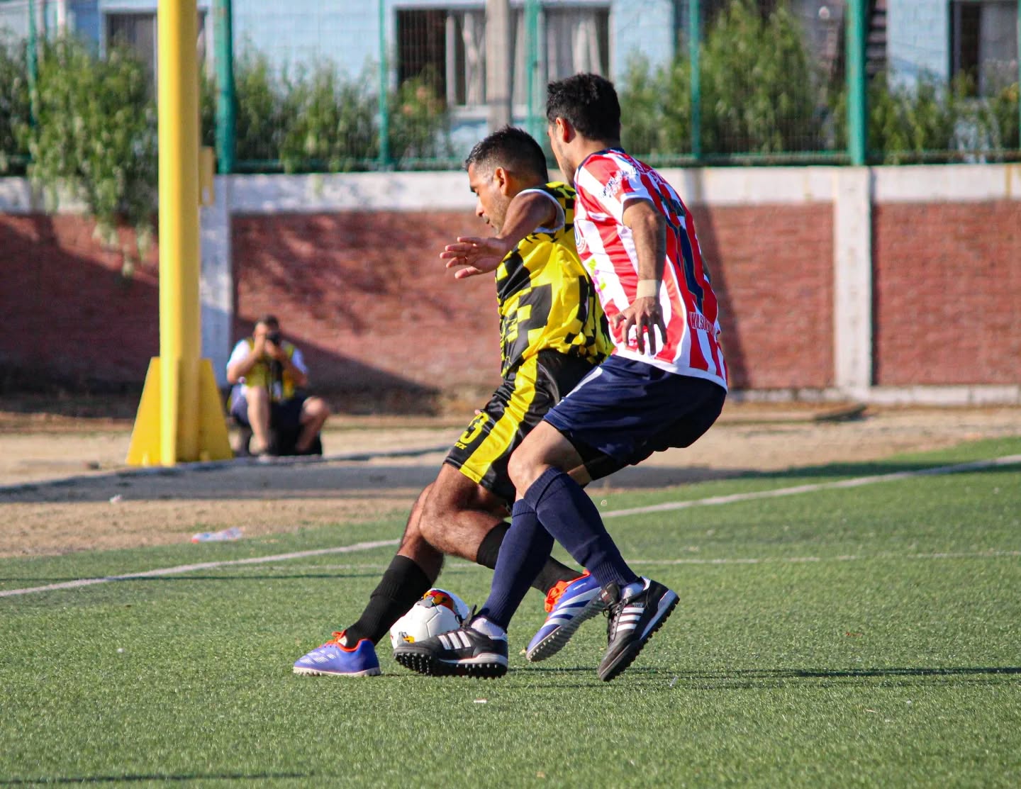Accion de juego entre Escudo de Chile de Taltal y Union Placilla Matadero en La Ligua.