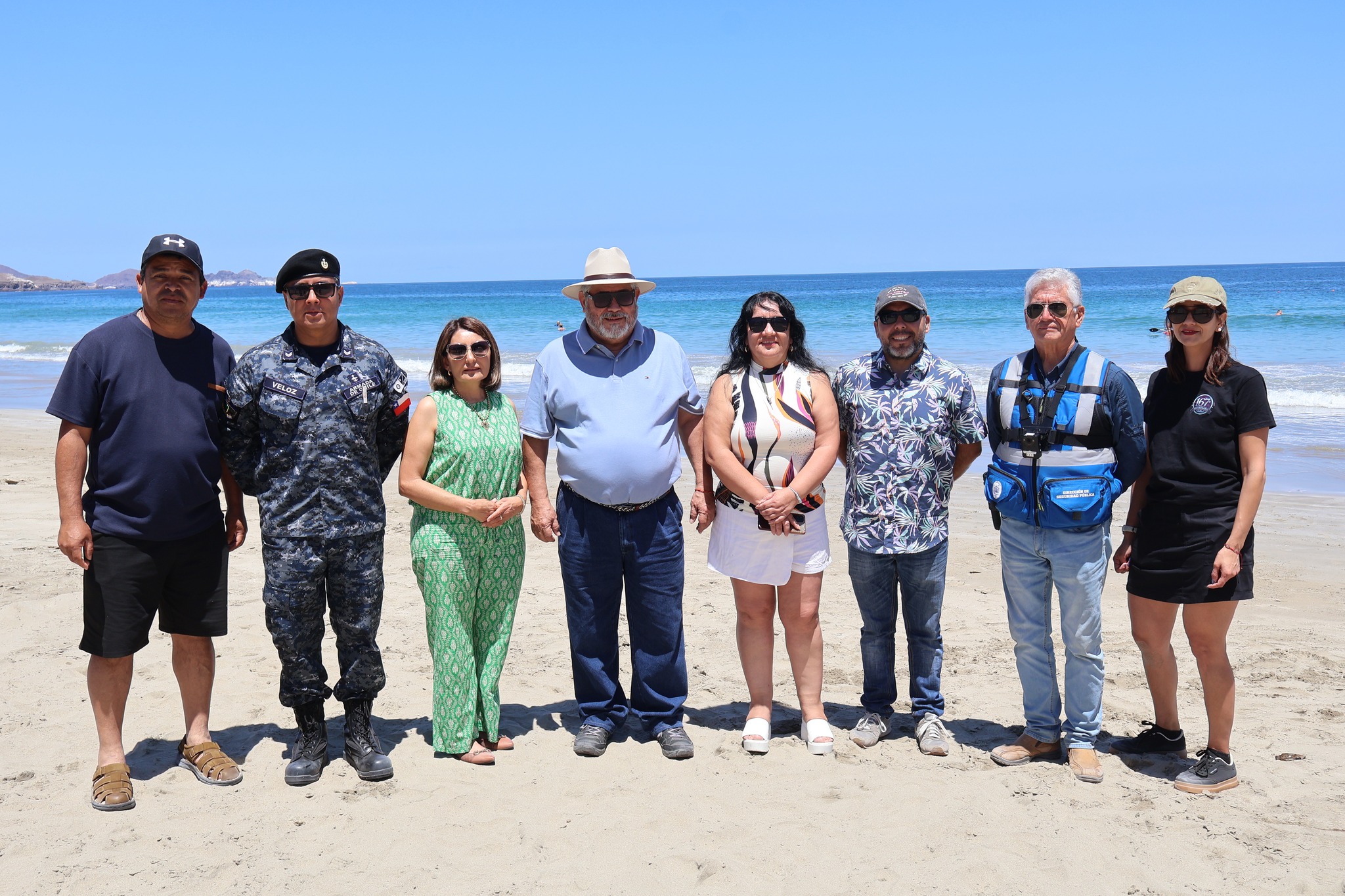 Concejales de Taltal junto al Capitán de Puerto Ricardo Veloz y Juan Mediano de DIDECO en Playa Tierra del Moro.