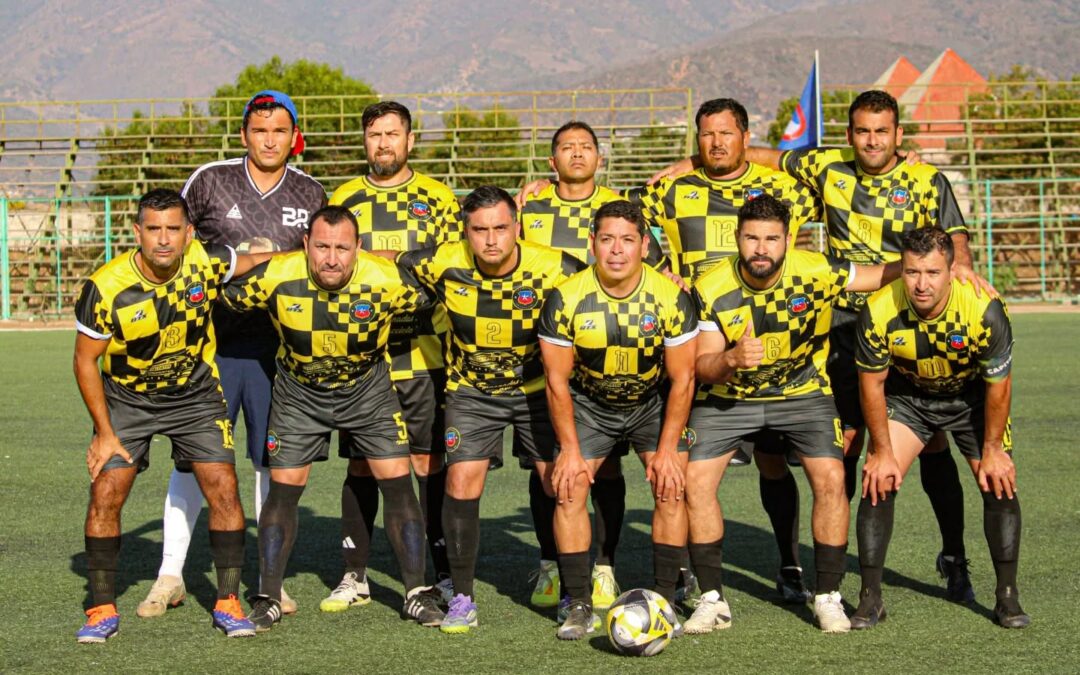 Escudo de Chile arranca con triunfo y cae en un cierre frenético en La Ligua: el decano taltalino sigue con opciones en el Senior +35