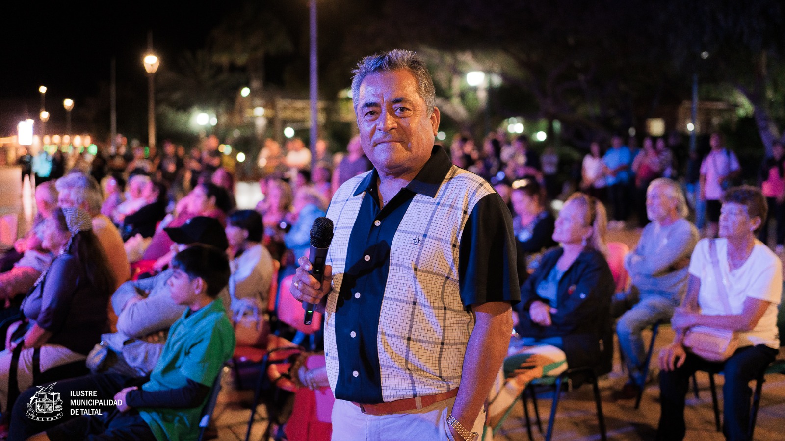 Animador Mario Castillo Gutiérez en la jornada recreativa familiar en el centro de la ciudad.