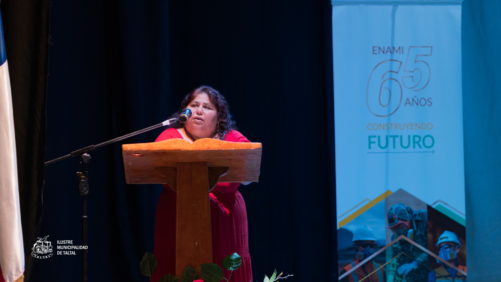 La gestora Javiera Silva Álvarez destacando el fortalecimiento de competencias laborales en la comuna de Taltal.