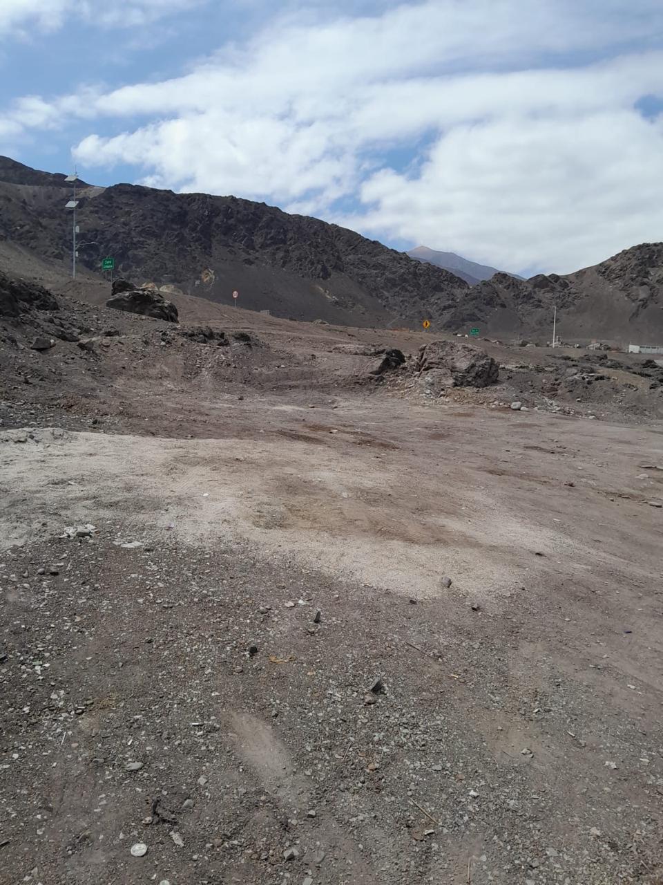 Vista panorámica del sector costero y cerros de Taltal en zona intervenida para limpieza y recuperación de espacios.