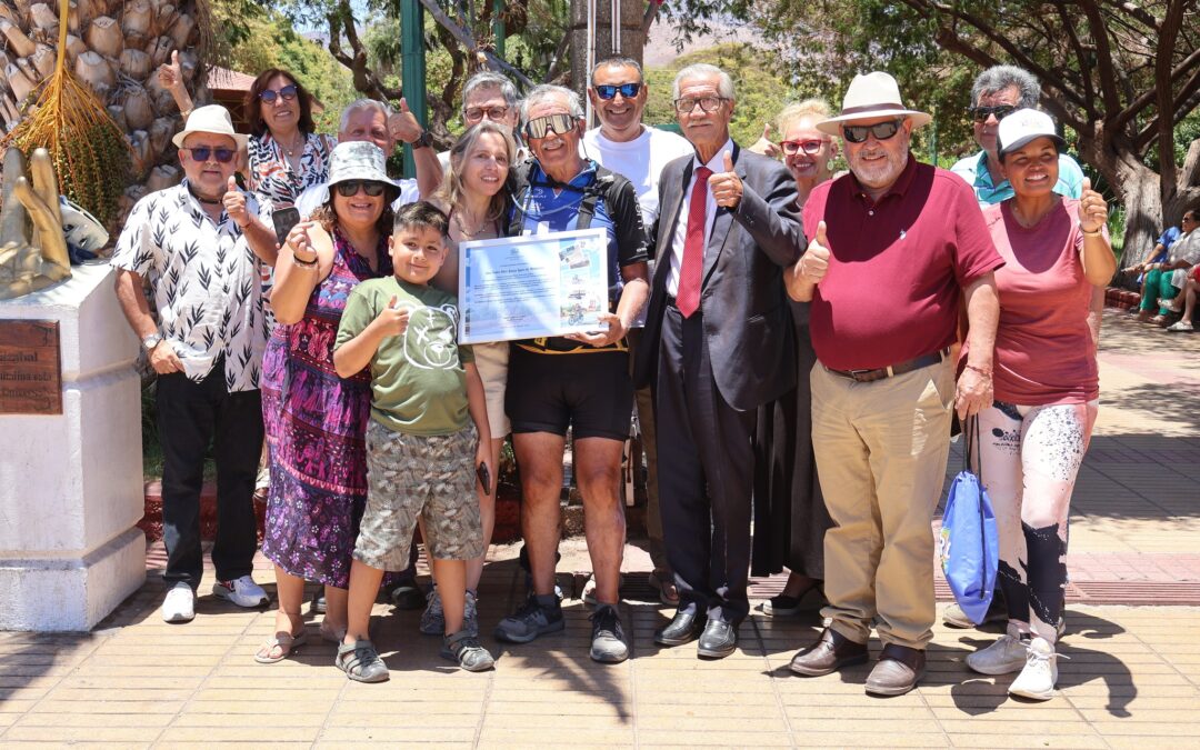 70 años, una bicicleta y un sueño cumplido: Pedro Lemus llegó a Taltal tras histórica travesía desde Mendoza
