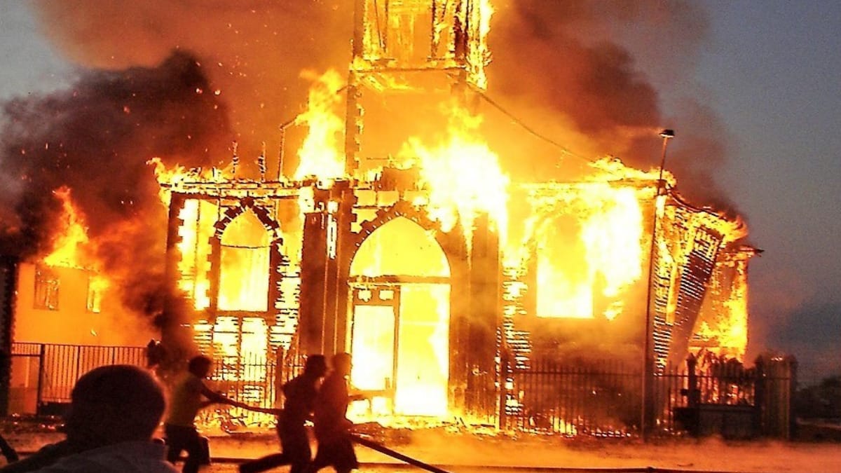 A 19 años del incendio de 2007, Taltal conmemora la historia de la Iglesia San Francisco Javier y su reconstrucción.
