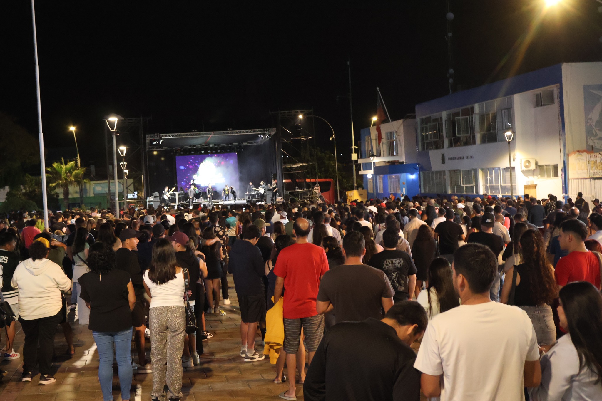 Hechizo y Koky y su Banda Tropical Ranchera despiden una noche histórica en Taltal.