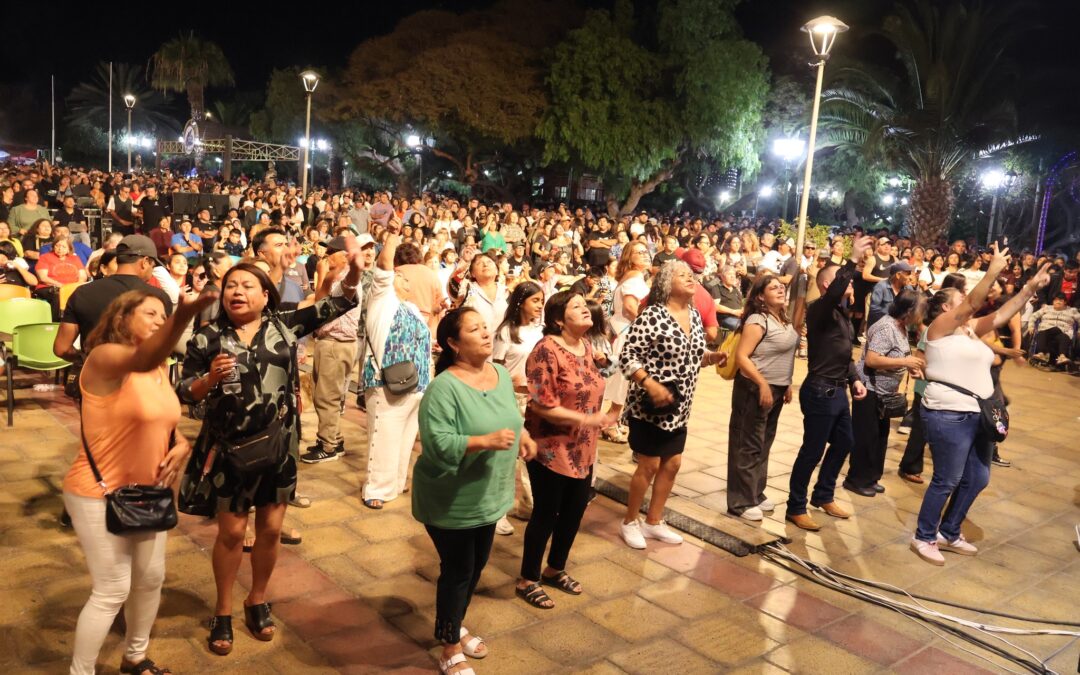 Taltal bailó al ritmo de Hechizo y Koky y su Banda Tropical Ranchera: una noche de fiesta total en el Verano 2026