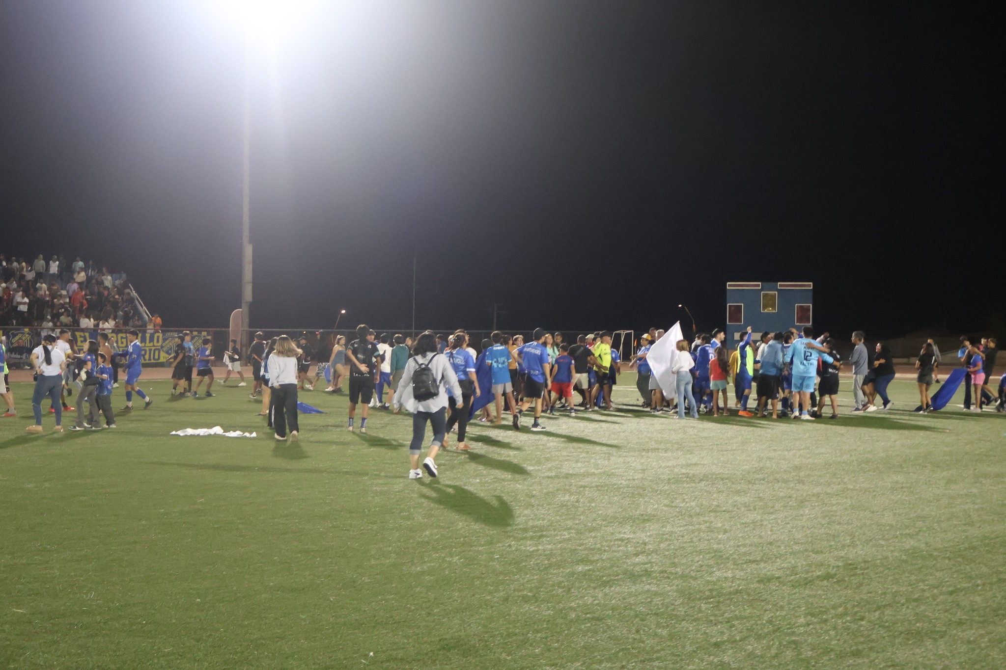 Ambiente de festejos tras el término de la final del Torneo Zonal Norte ANFA 2026 en Taltal.