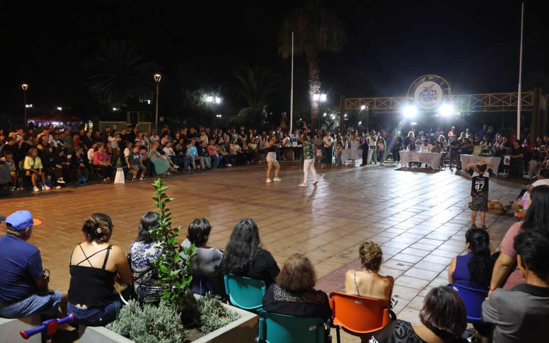 Plaza de Armas de Taltal se llenó de baile y público en nueva jornada de “Si lo Sabe Baile” con Herbert Laferte